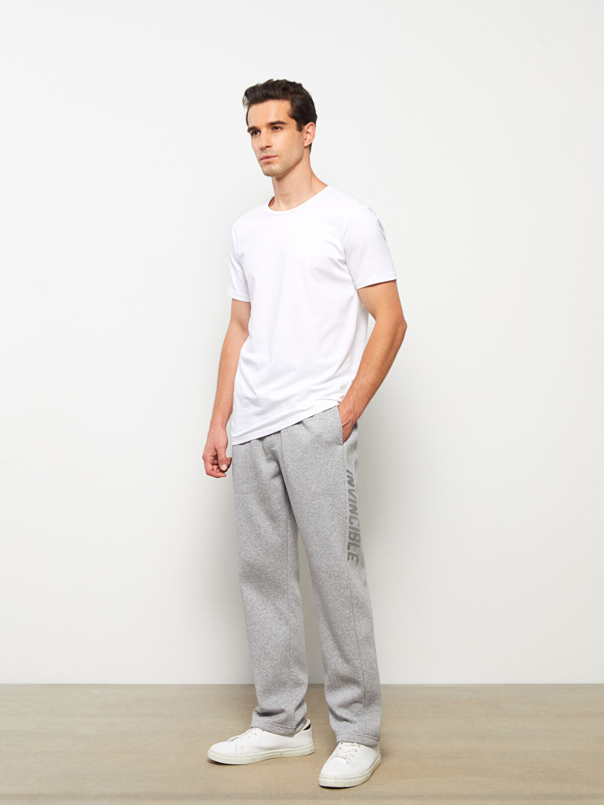 Standard Fit Men's Thick Sweatpants -W23228Z8-LAL - W23228Z8-LAL - LC  Waikiki
