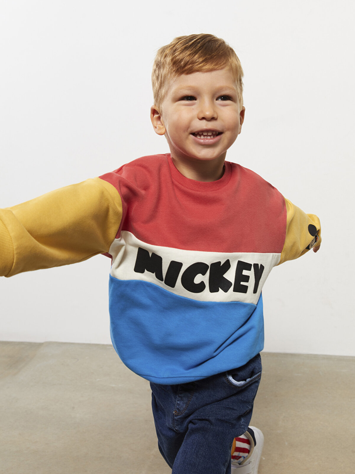 Crew Neck Long Sleeve Mickey Mouse Printed Baby Boy Sweatshirt  -W2CO07Z1-GQ2 - W2CO07Z1-GQ2 - LC Waikiki