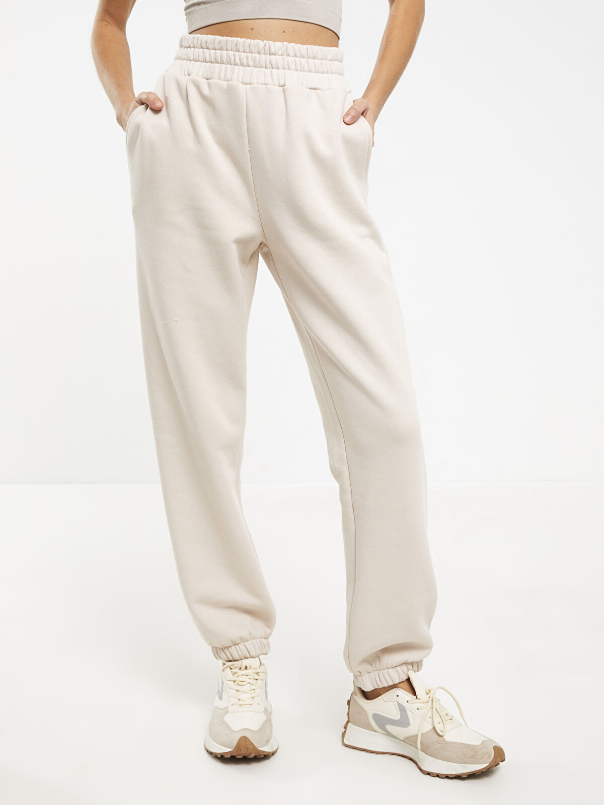 Women s Elastic Waist Regular Jogger Sweatpants W2H403Z8 SKK