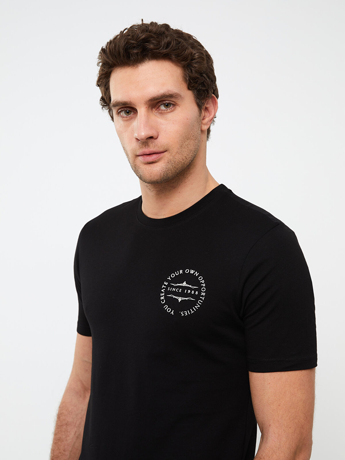 mikeページ LC WAIKIKI Футболка з круглим вирізом горловини, коротким