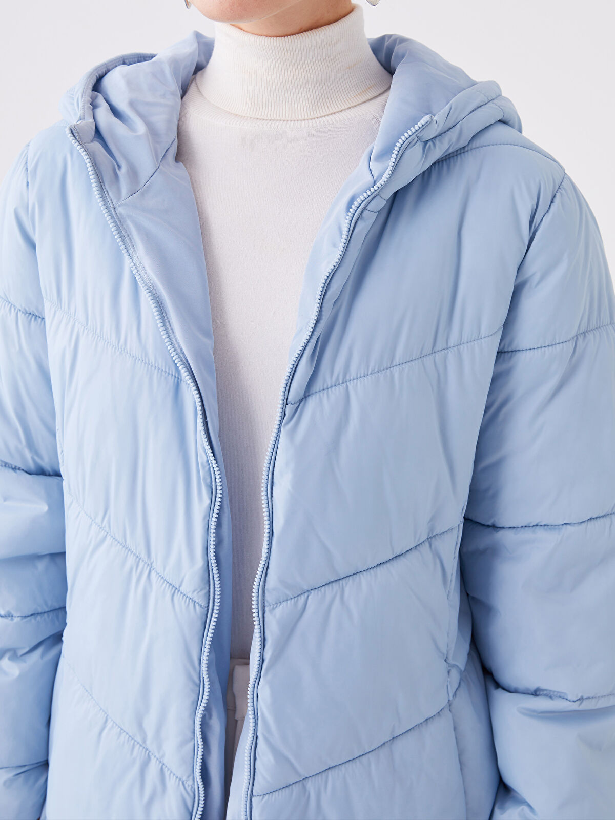 LC WAIKIKI Women's Hooded Plain Puffer Coat -W30789Z8-FFH