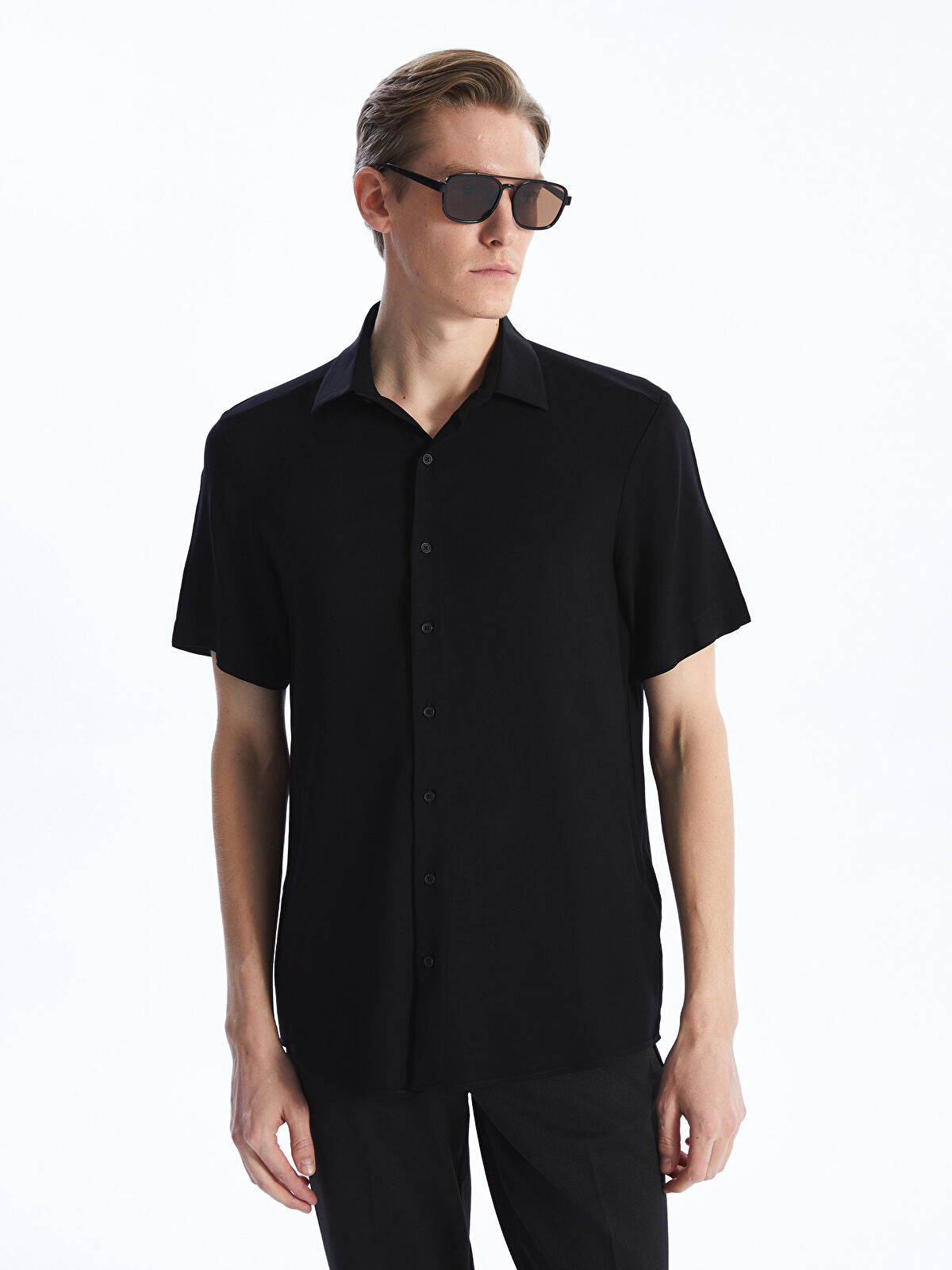 【新品】UL Short Sleeve Shirt XLサイズ Black LC WAIKIKI Regular Fit Short Sleeve Men's Shirt -S4CS68Z8