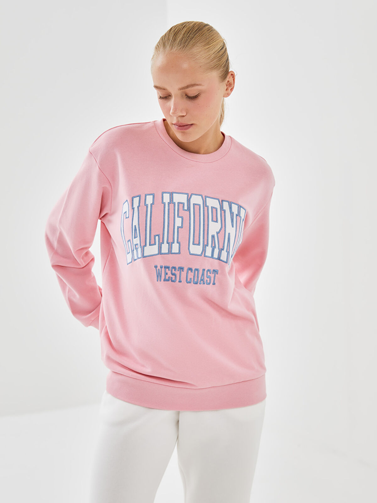 格安即決 Crew Neck California Printed Women's Sweatshirt -S54699Z8 レディースウェア