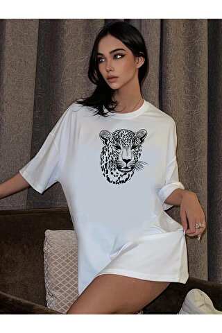 Trendseninle Kadın Beyaz Leopar Figür Baskılı Oversize T-shirt