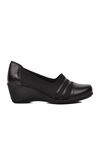 Ayakmod Siyah Kadın Dolgu Topuklu Klasik Ayakkabı 651503