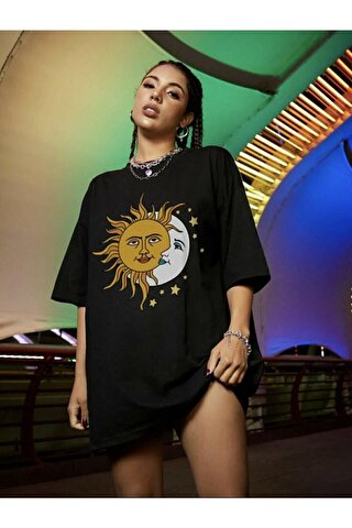 Trendseninle Kadın Siyah Güneş Ve Ay Baskılı Tişört