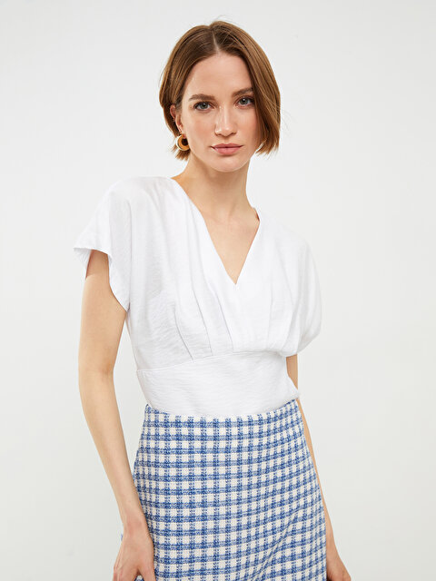 Блуза с V-образным вырезом и коротким рукавом - LC WAIKIKI