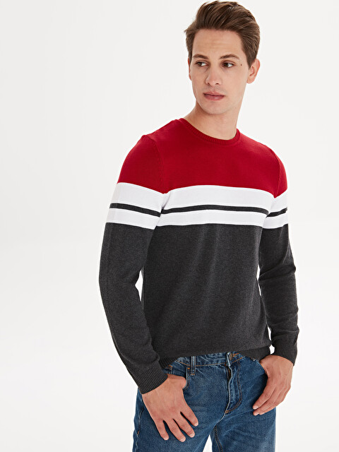 Slim Fit &Ccedil;izgili İnce Triko Kazak
