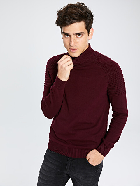 Slim Fit Balık&ccedil;ı Yaka İnce Triko Kazak