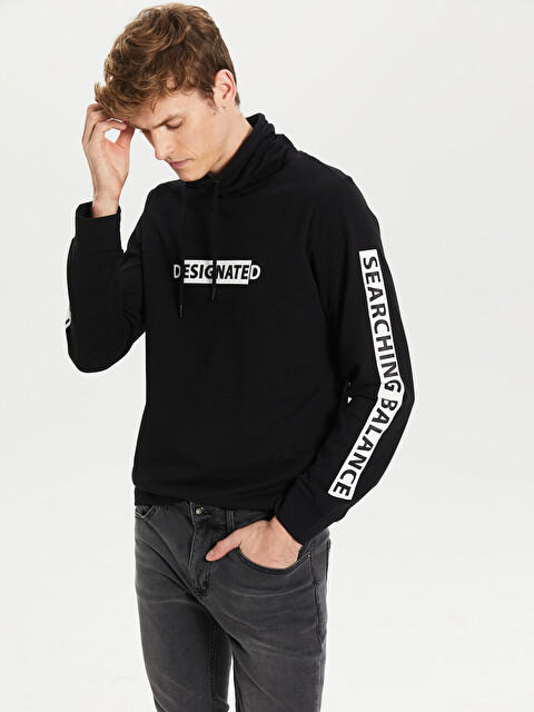 Keşiş Yaka Baskılı Uzun Kollu Sweatshirt