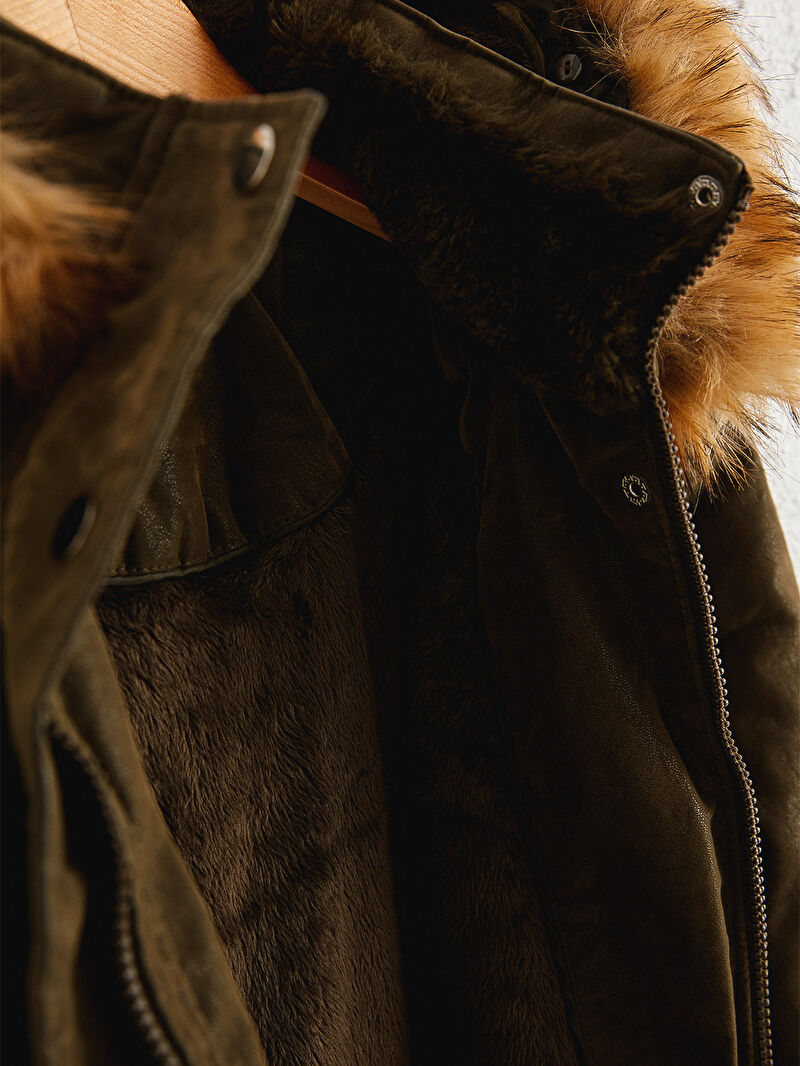 Haki Deri Gorunumlu Kapusonlu Uzun Kollu Kadin Mont Lc Waikiki