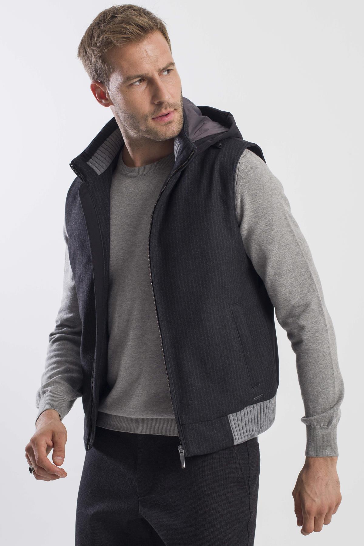 JAKAMEN Siyah Comfort Fit Desenli Çıkarılabilir Kapüşonlu Yelek görsel 3