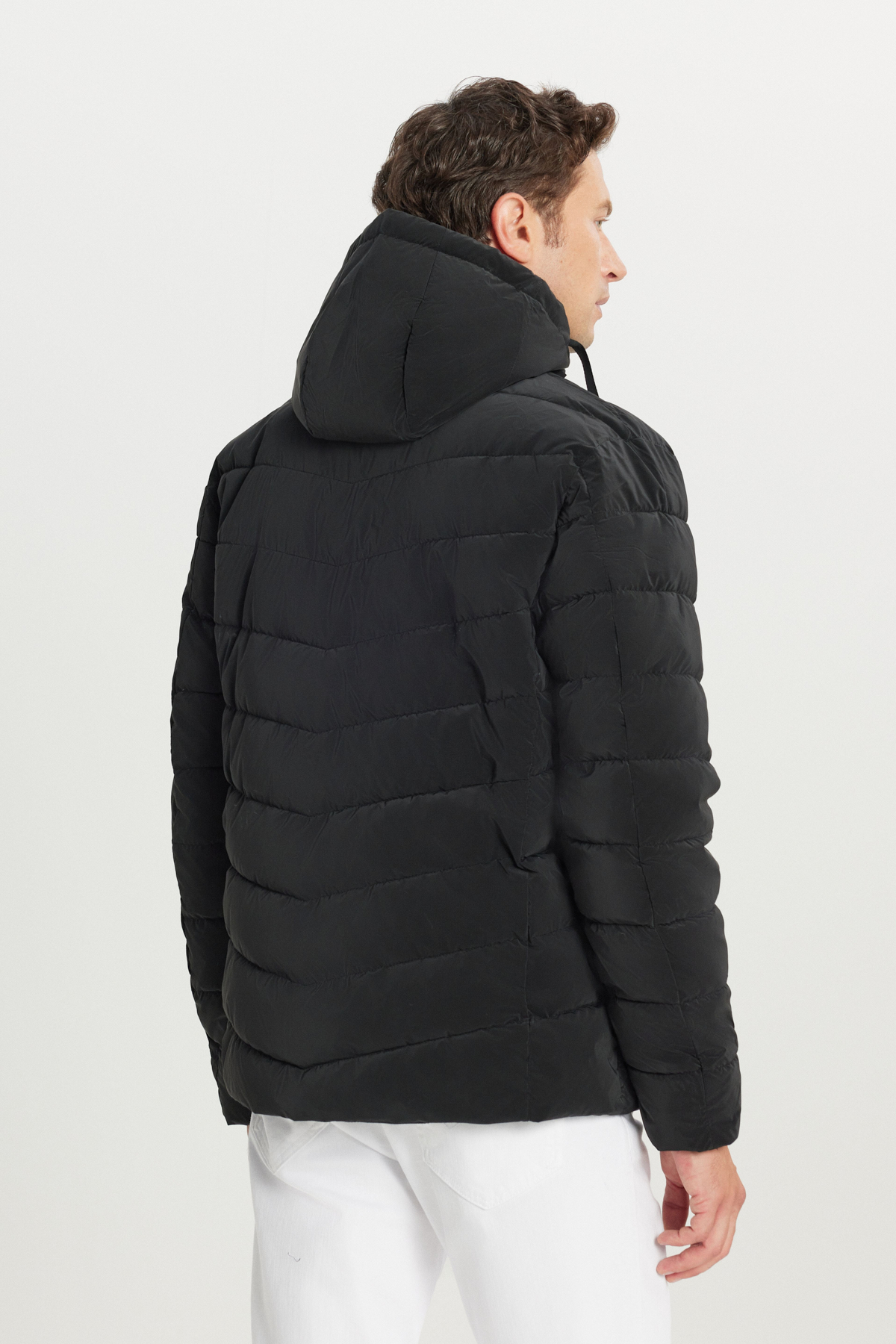 AC&Co / Altınyıldız Classics Erkek Siyah Standart Fit Normal Kesim Kapüşonlu Yan Cepli Şişme Mont görsel 5