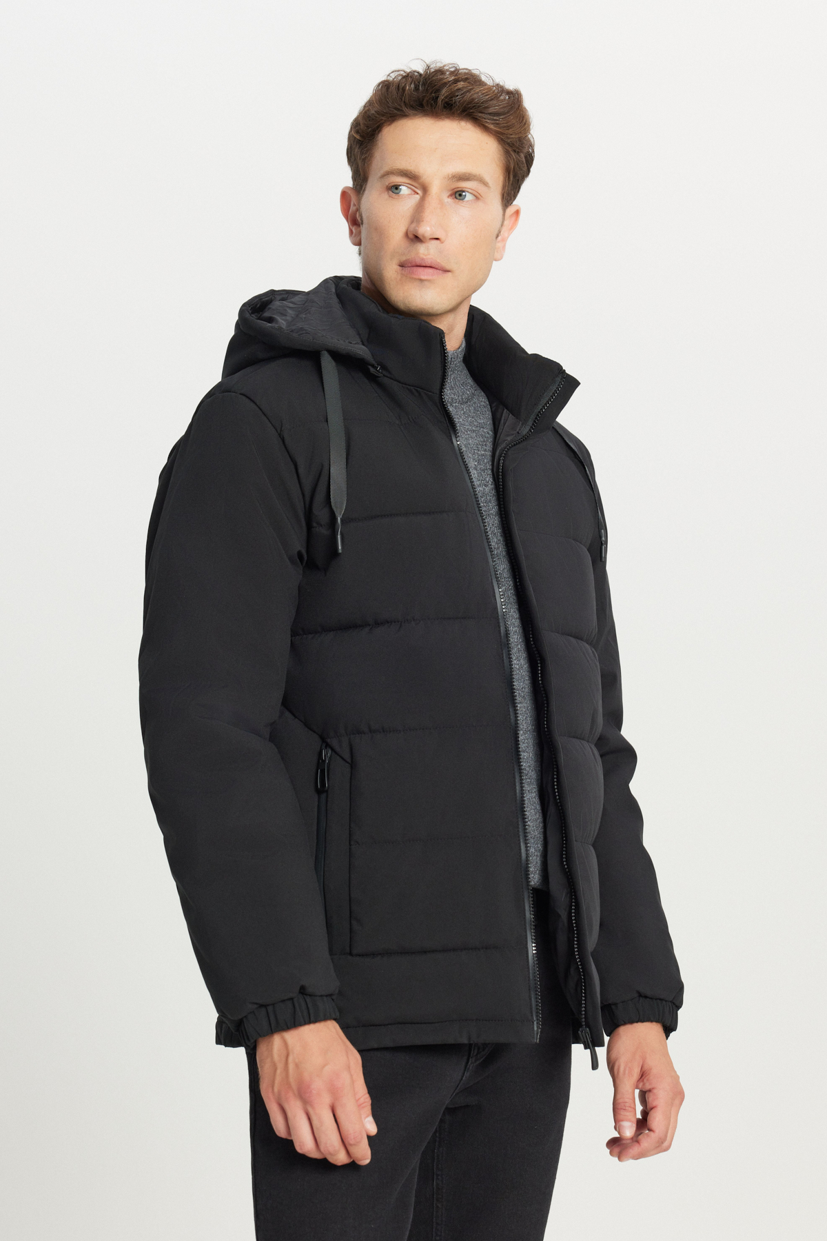 AC&Co / Altınyıldız Classics Erkek Siyah Standart Fit Normal Kesim Kapüşonlu Yan Cepli Casual Şişme Mont görsel 3