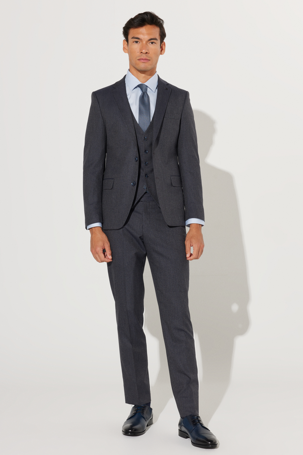Altınyıldız Classics Erkek Lacivert-Gri Slim Fit Dar Kesim Mono Yaka Desenli Yünlü Yelekli Takım Elbise görsel 4