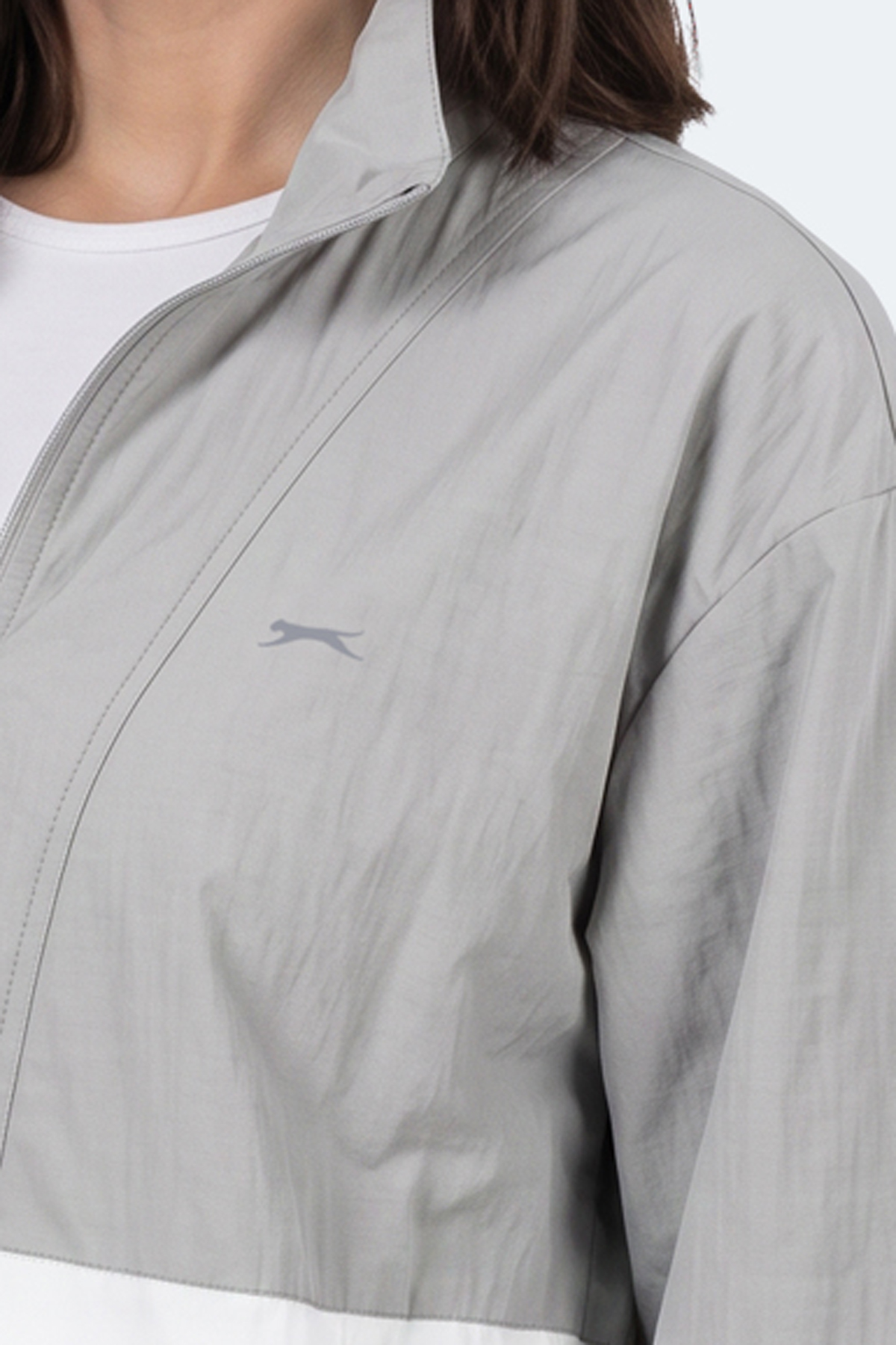 SLAZENGER RYDER I Kadın Dik Yaka Fermuarlı Oversıze Gri Rüzgarlık görsel 2