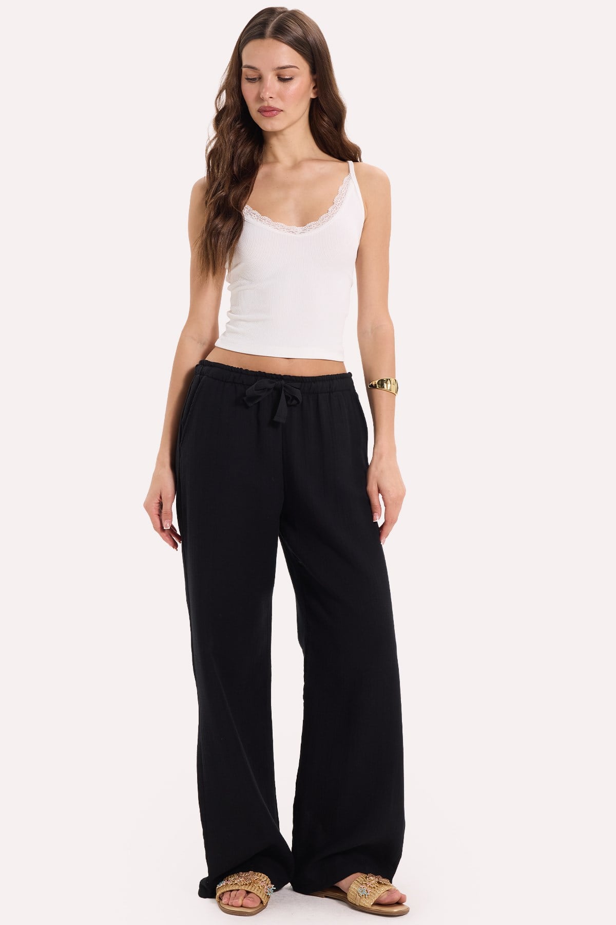 TUDORS Kadın Slim Fit Dar Kesim Askılı V Yaka Dantel Detaylı Ekru Atlet Bluz görsel 2