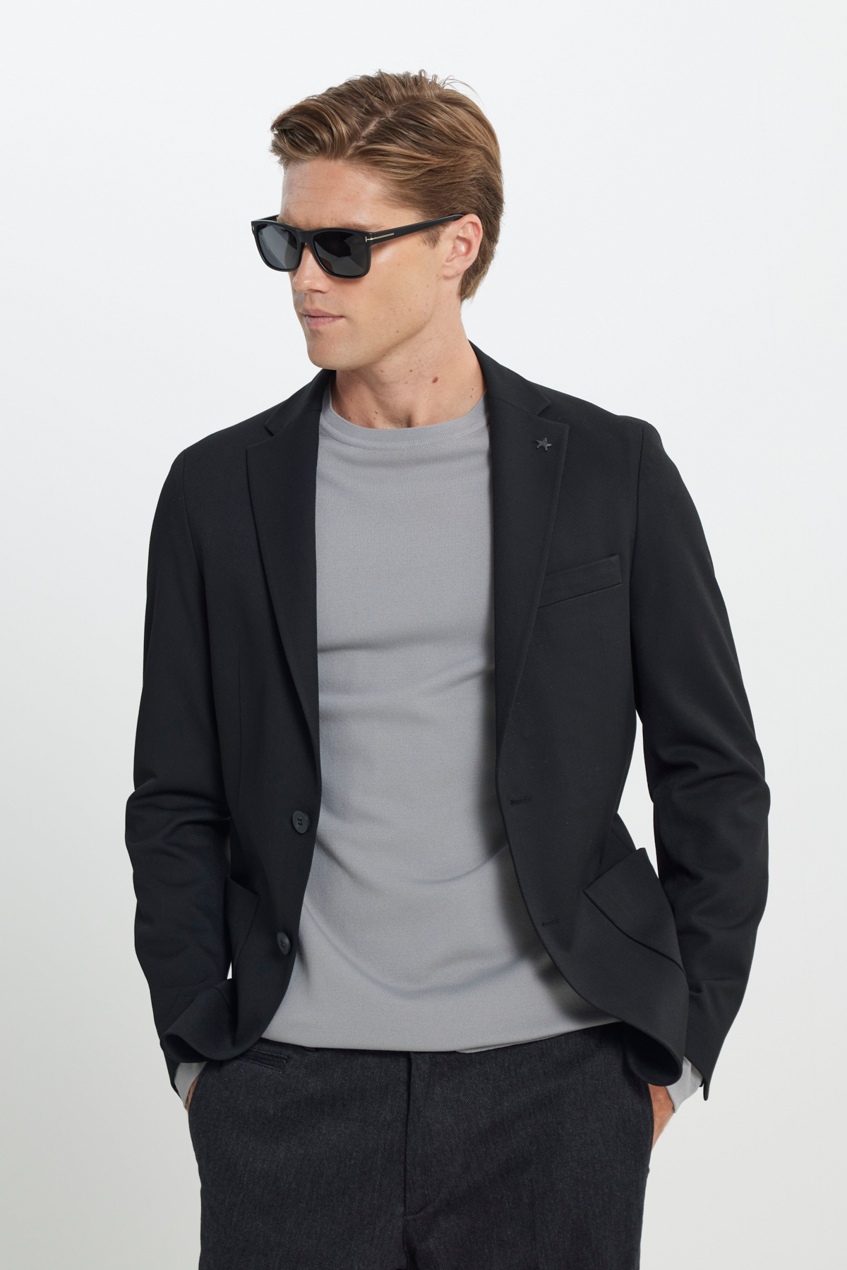 Altınyıldız Classics Erkek Siyah Slim Fit Dar Kesim Mono Yaka Beli Bağlamalı Diagonal Desenli Torba Cepli Takım Elbise