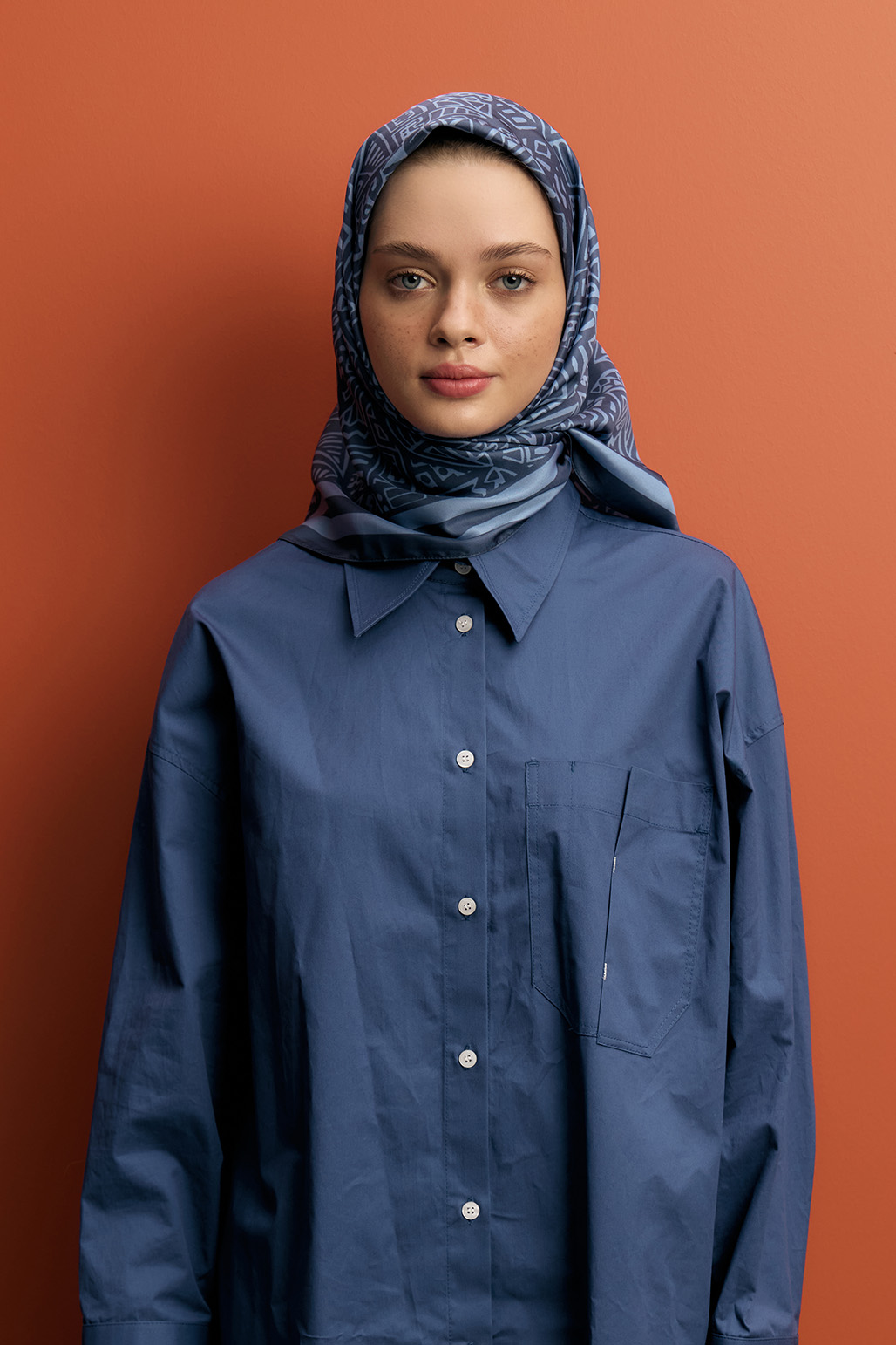 QEF Twill İpek Eşarp Tina İndigo görsel 3
