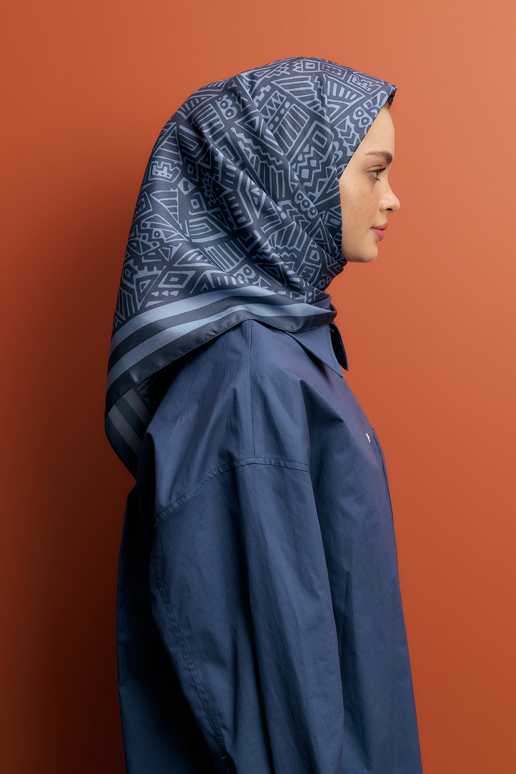 QEF Twill İpek Eşarp Tina İndigo görsel 5