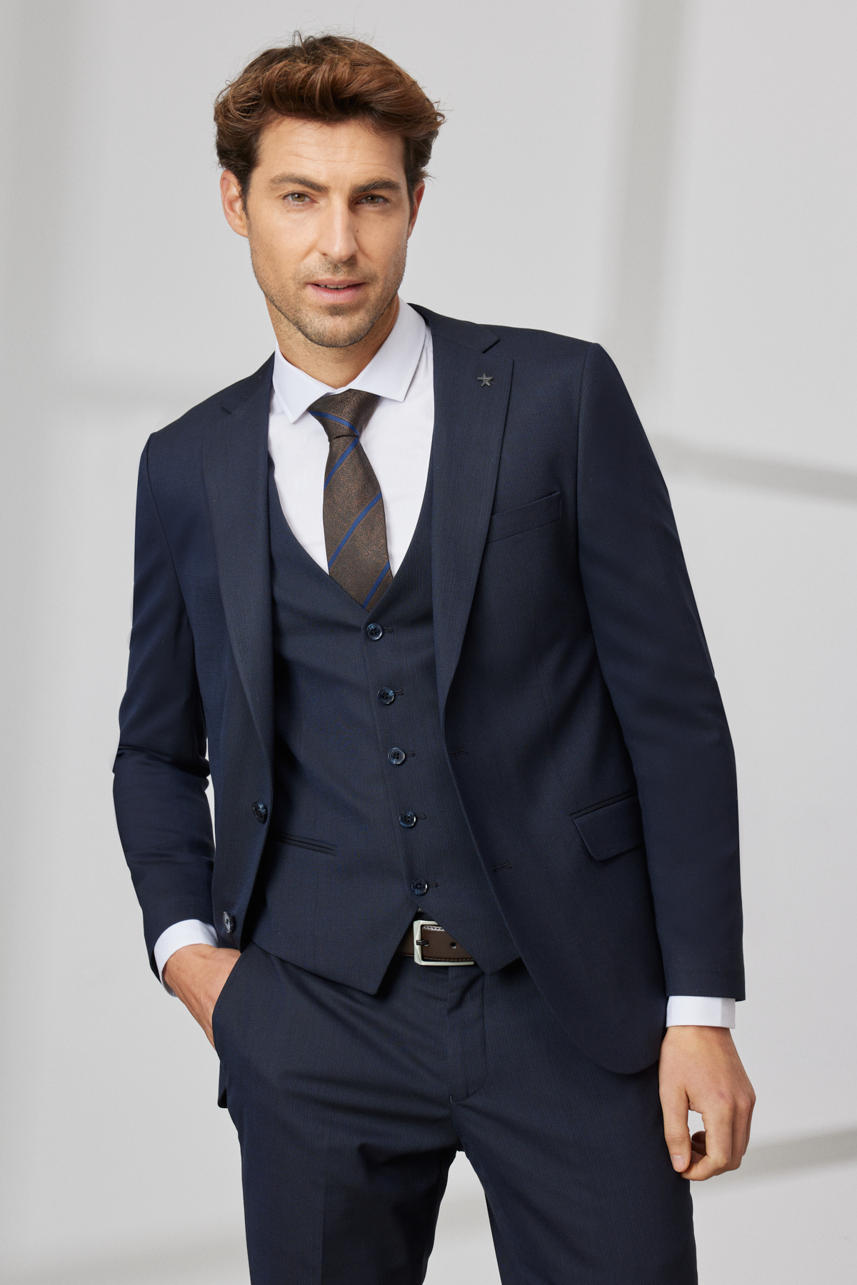 Altınyıldız Classics Erkek Koyu Lacivert Slim Fit Dar Kesim Mono Yaka Desenli Yelekli Takım Elbise