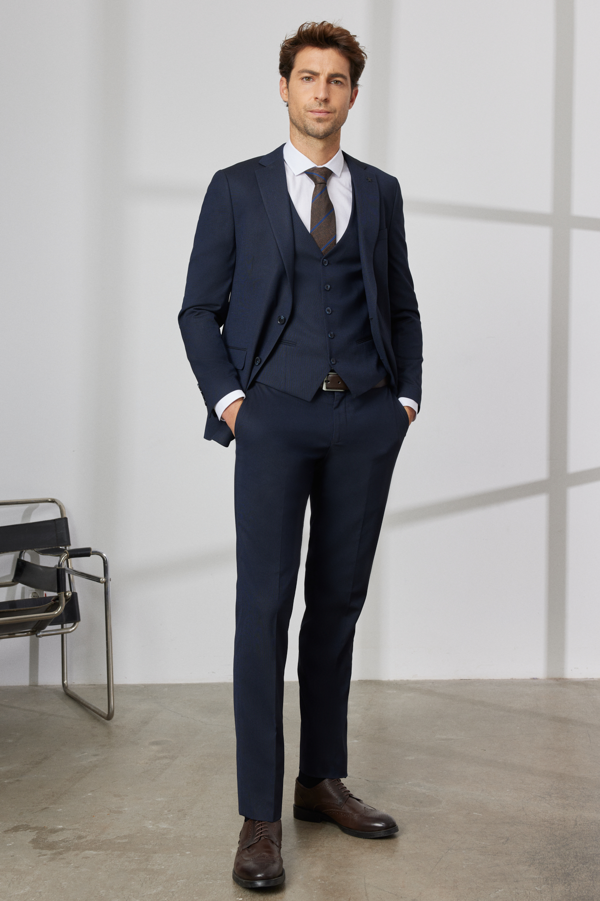 Altınyıldız Classics Erkek Koyu Lacivert Slim Fit Dar Kesim Mono Yaka Desenli Yelekli Takım Elbise görsel 6