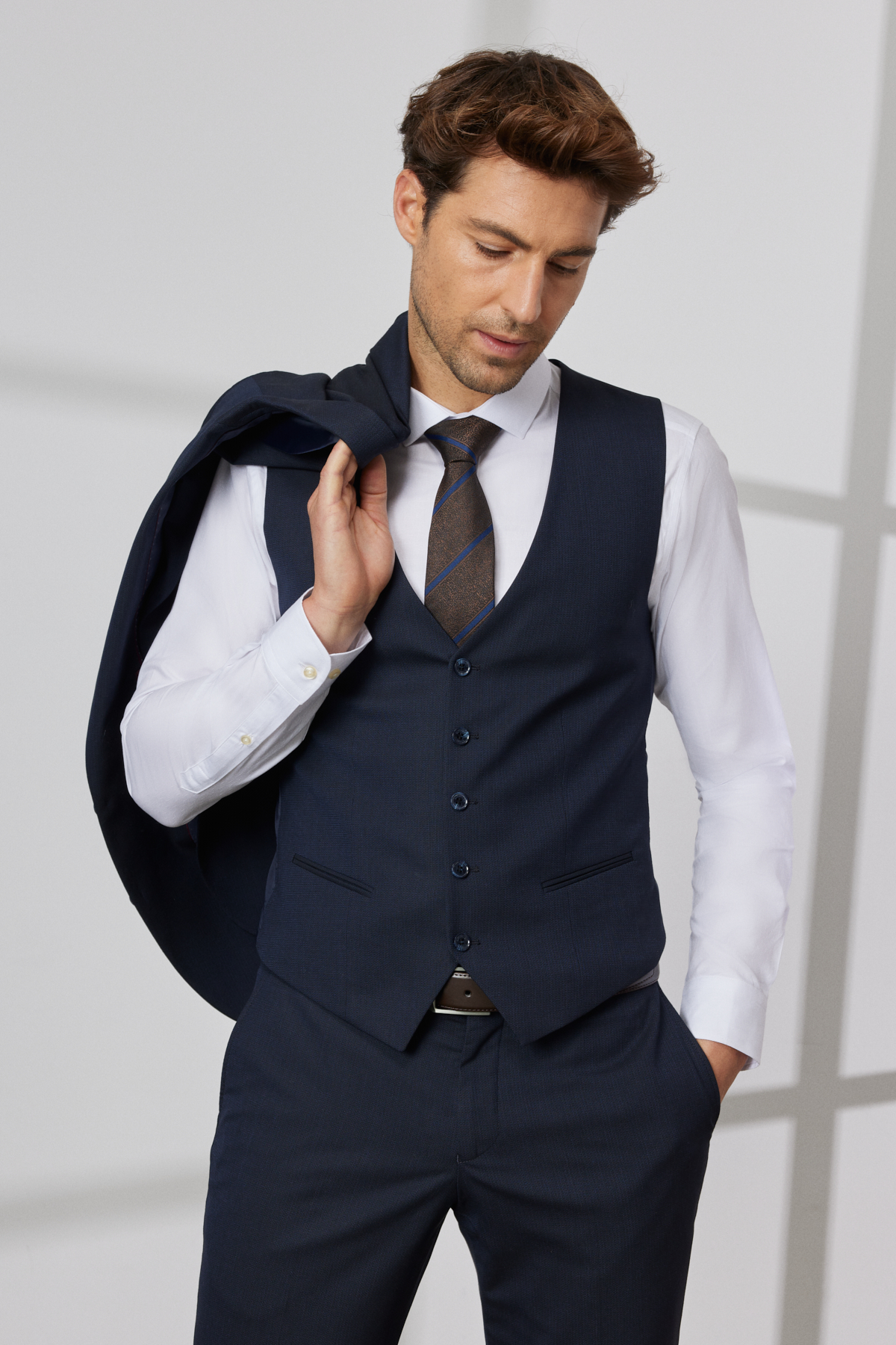 Altınyıldız Classics Erkek Koyu Lacivert Slim Fit Dar Kesim Mono Yaka Desenli Yelekli Takım Elbise görsel 8