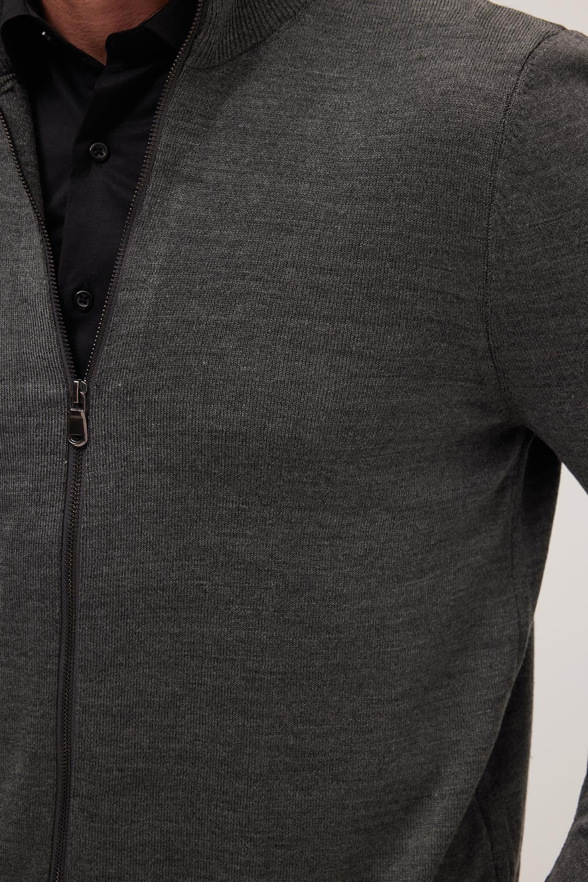 TUDORS Erkek Slim Fit Dar Kesim Gri Dik Yaka Fermuarlı Düz Hırka görsel 3
