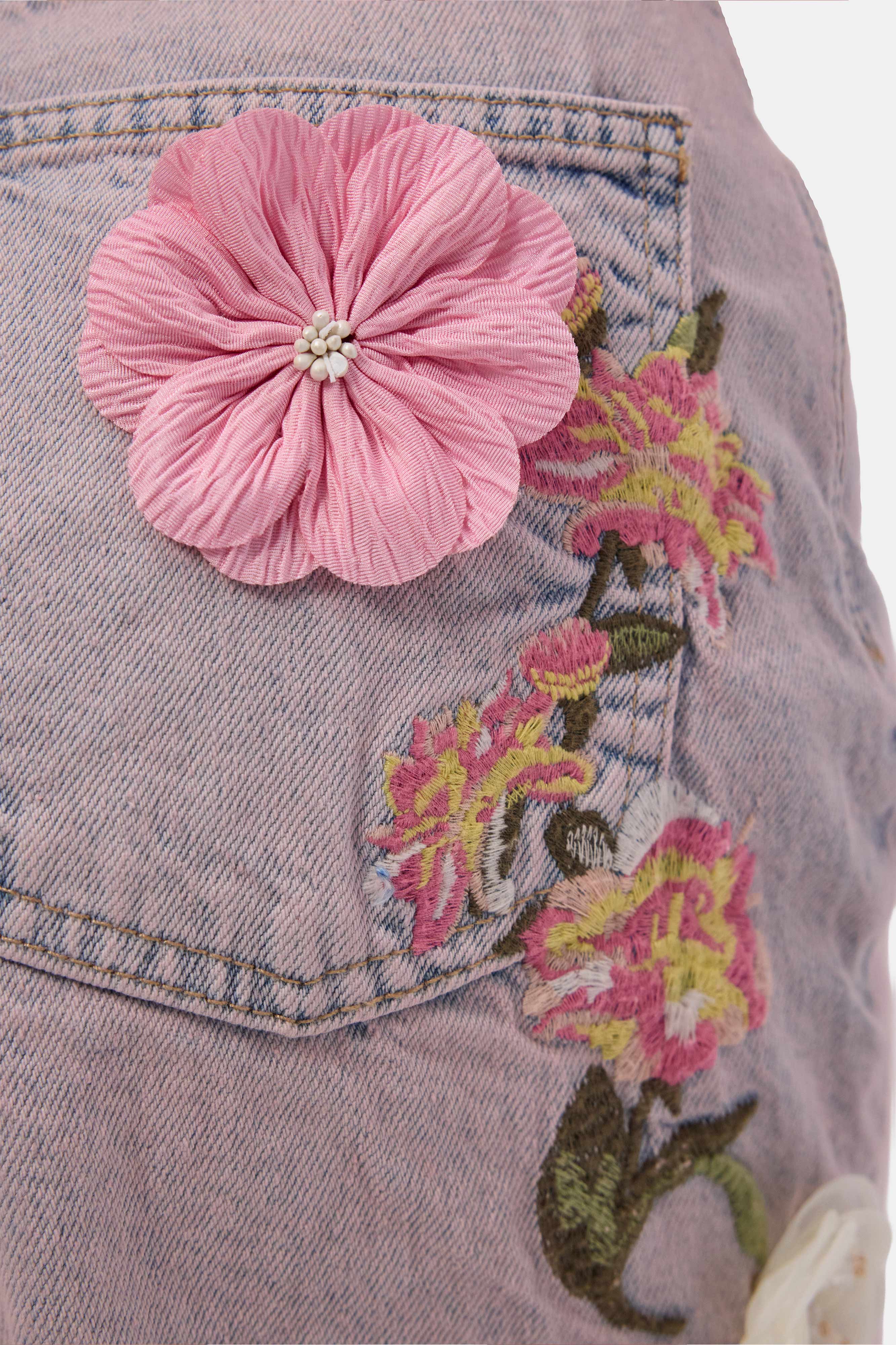 It's Basic Kadın Jean Pembe 4s6-89 Mom Relax Gül ve Nakış Detaylı Özel Tasarım Denim Şort görsel 3