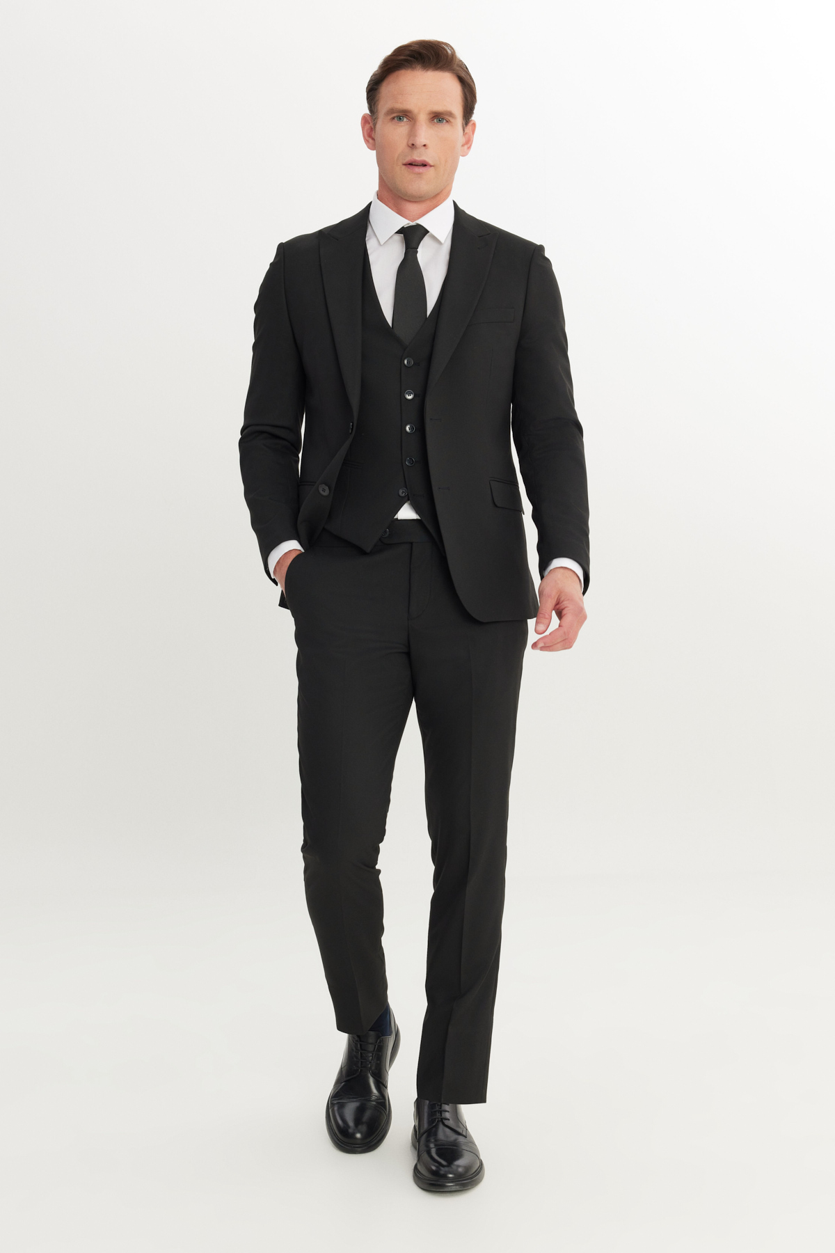 AC&Co / Altınyıldız Classics Erkek Siyah Slim Fit Dar Kesim Kırlangıç Yaka Kapak Cepli Yelekli Takım Elbise görsel 3