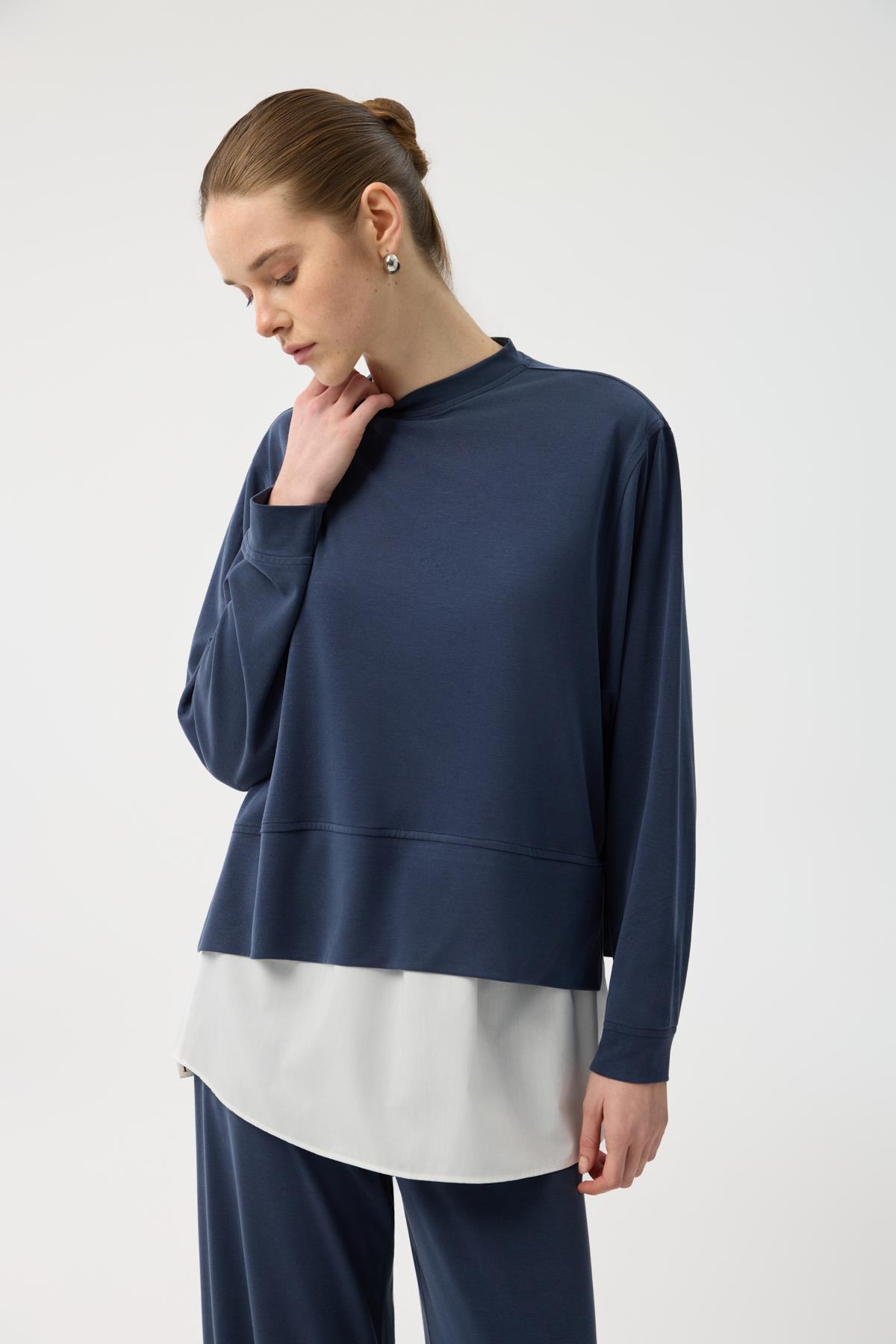 Kadriye Baştürk Modal Cupra Yırtmaçlı Kısa Sweatshirt Lacivert