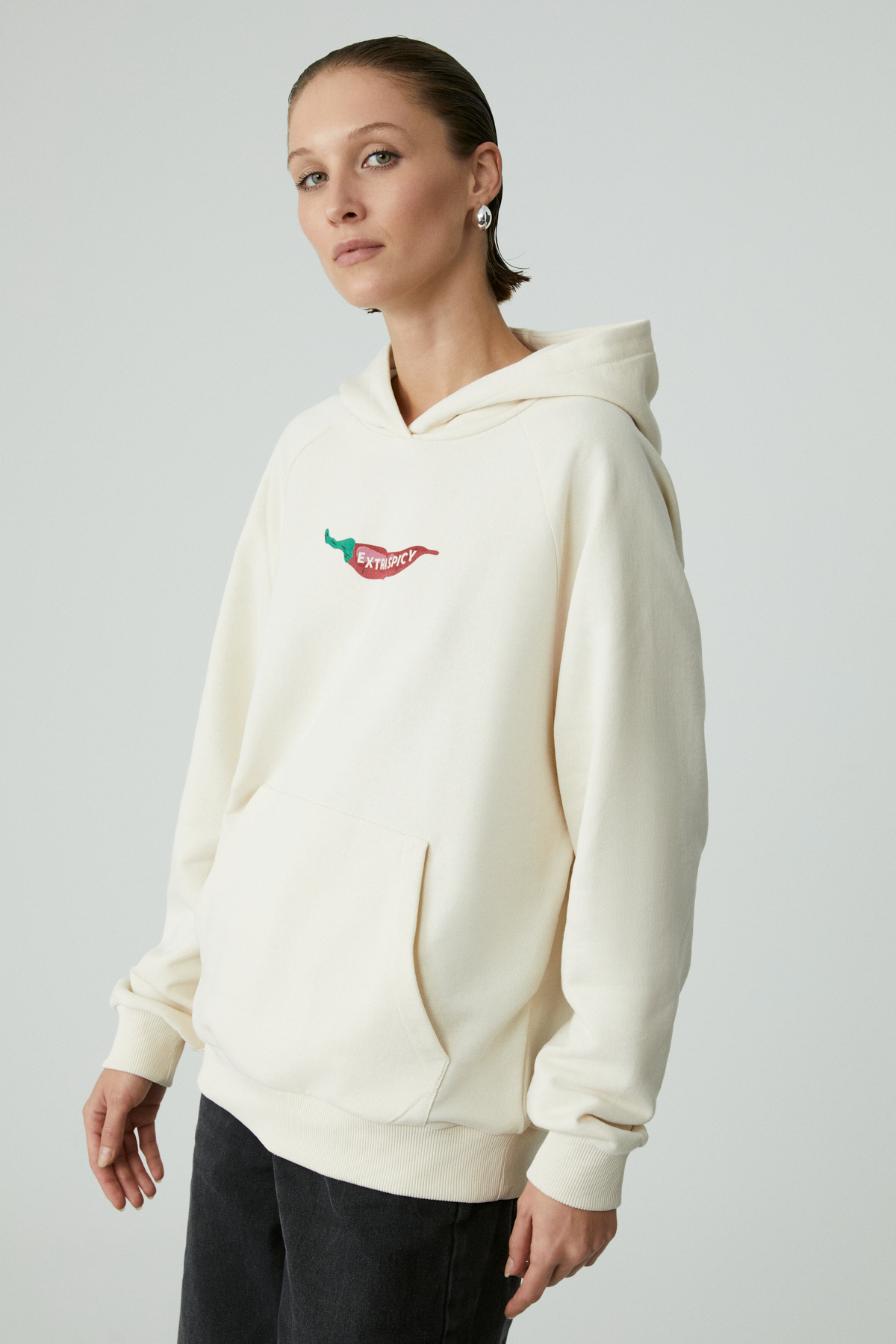 GRIMELANGE CHILLI Kadın Oversize Şardonlu Kapüşonlu Baskılı Kanguru Cepli EKRU Sweatshirt görsel 3