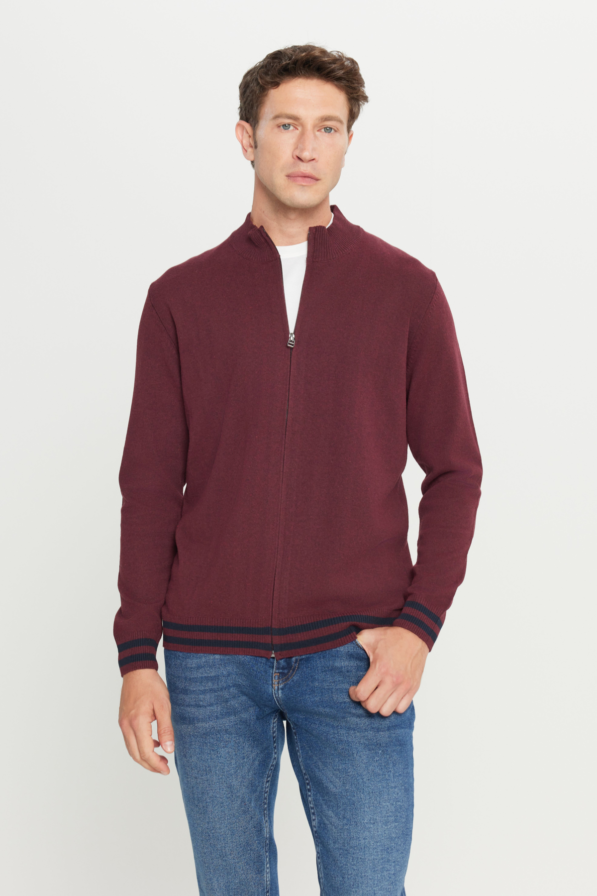 AC&Co / Altınyıldız Classics Bordo Pamuklu Standart Fit Normal Kesim Dik Yaka Triko Erkek Fermuarlı Sweatshirt Hırka