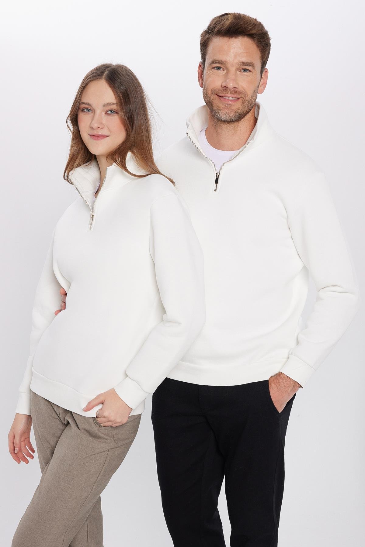 TUDORS Unisex Relax Fit Rahat Kesim Pamuklu İçi Polarlı Yarım Fermuarlı Beyaz Dik Yaka Sweatshirt görsel 3
