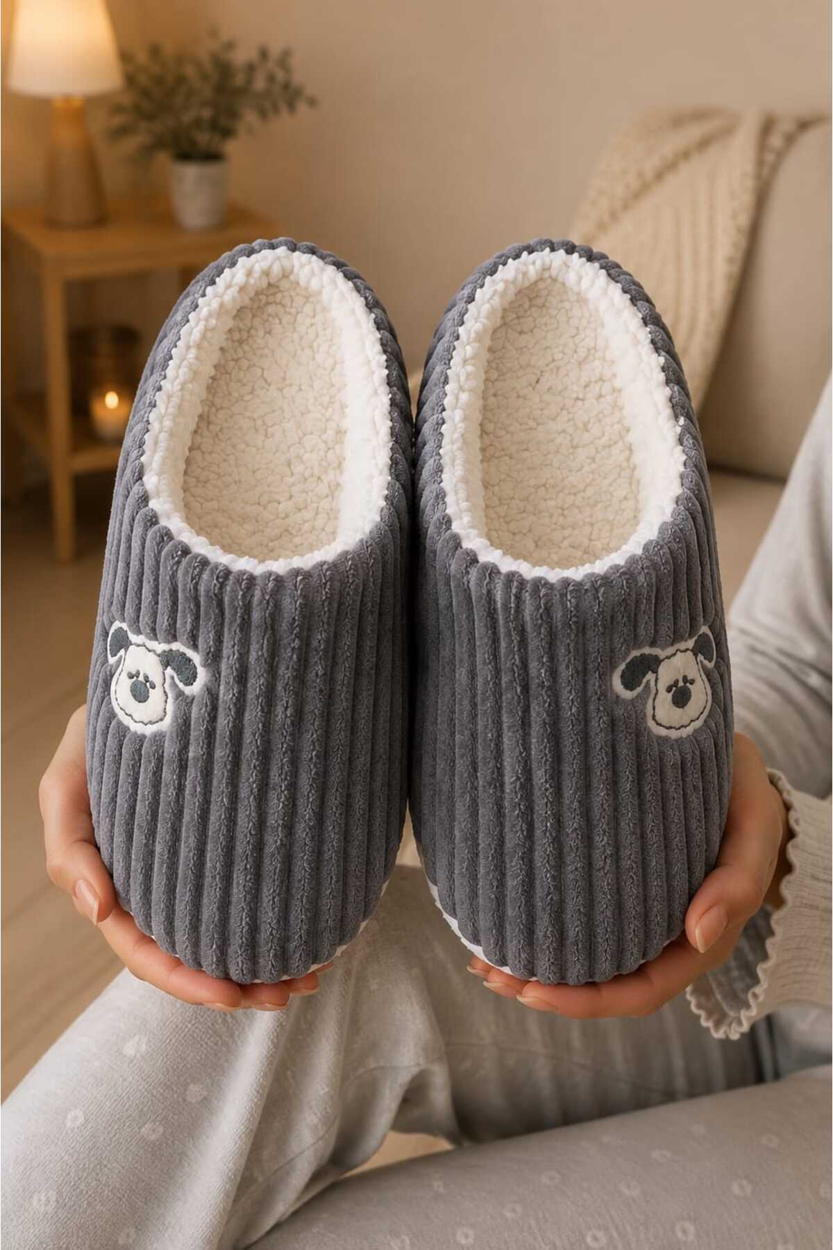 Slipcat Unisex, Fitil Kadife, Sevimli Köpek Figürlü, Kürklü, Yumuşak, Pelüş Ev Terliği