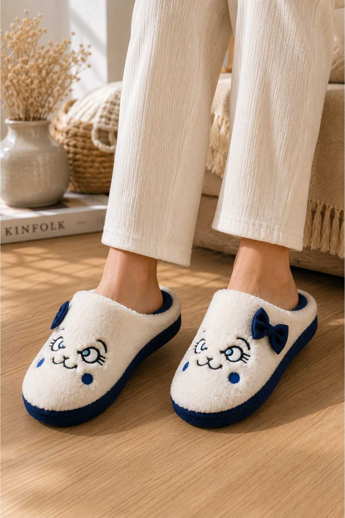 Slipcat Kadın, Fiyonklu, Sevimli Kedi Figürlü, Yumuşak Pelüş Ev Terliği