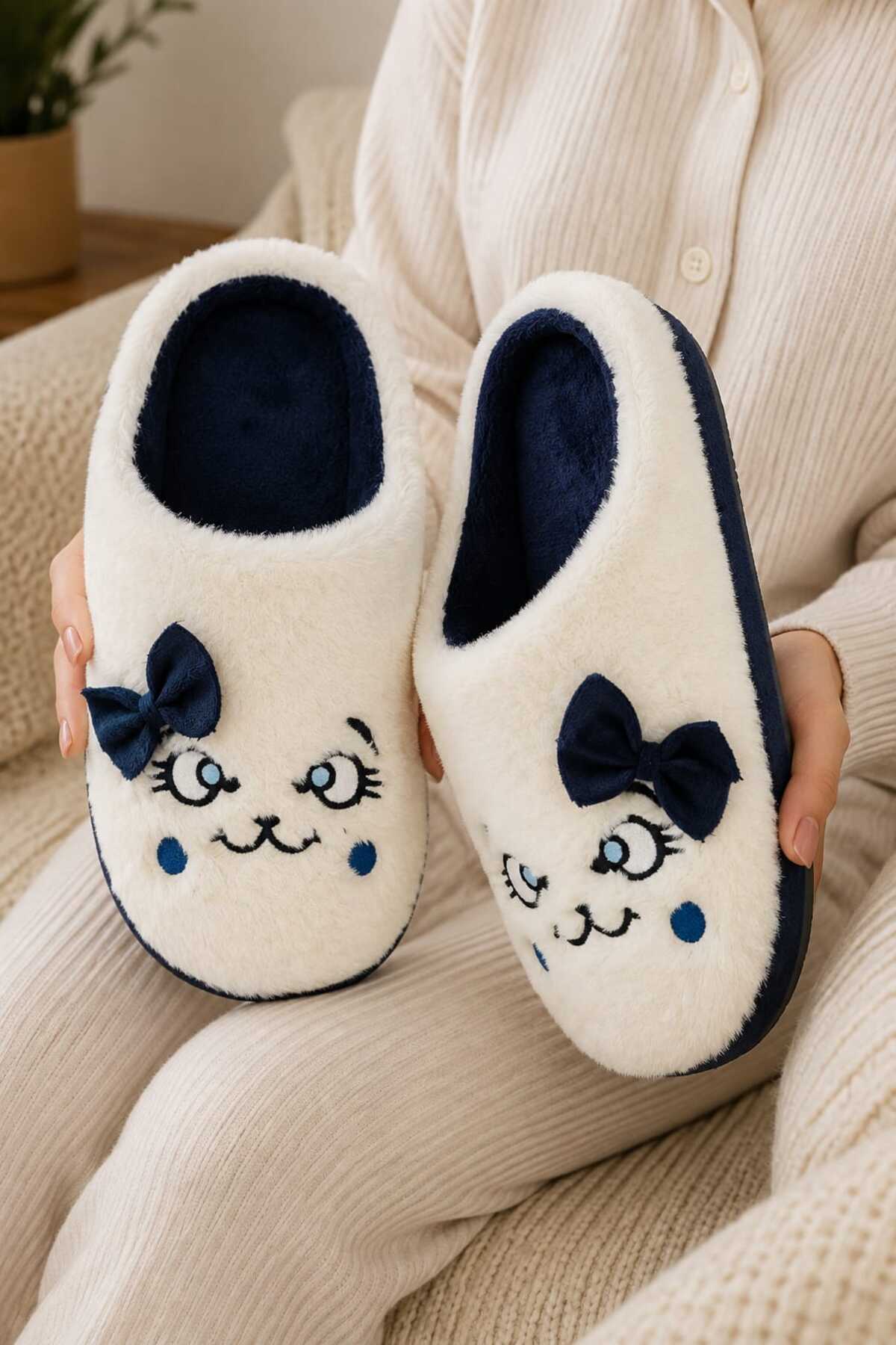 Slipcat Kadın, Fiyonklu, Sevimli Kedi Figürlü, Yumuşak Pelüş Ev Terliği görsel 2