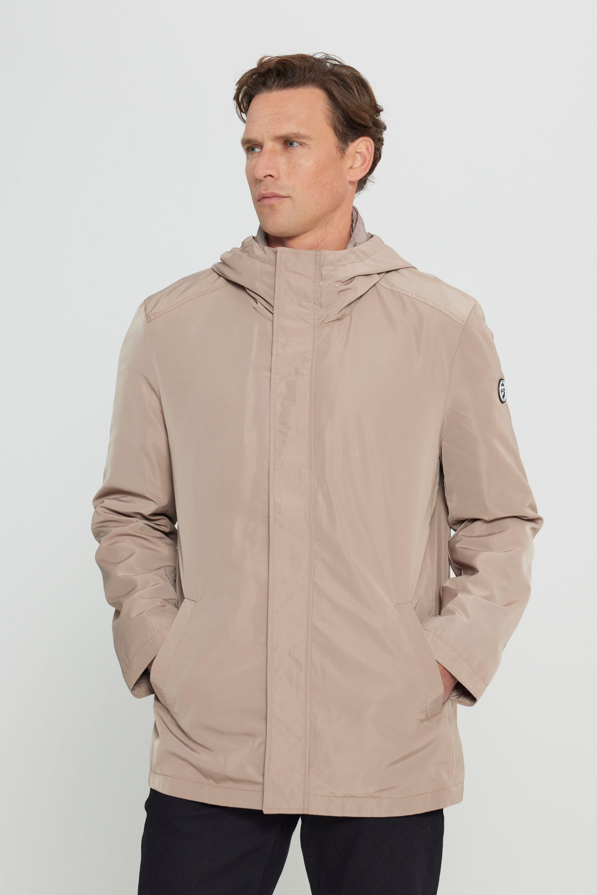AC&Co / Altınyıldız Classics Erkek Vizon Standart Fit Normal Kesim Kapüşonlu Dik Yaka Trençkot görsel 4