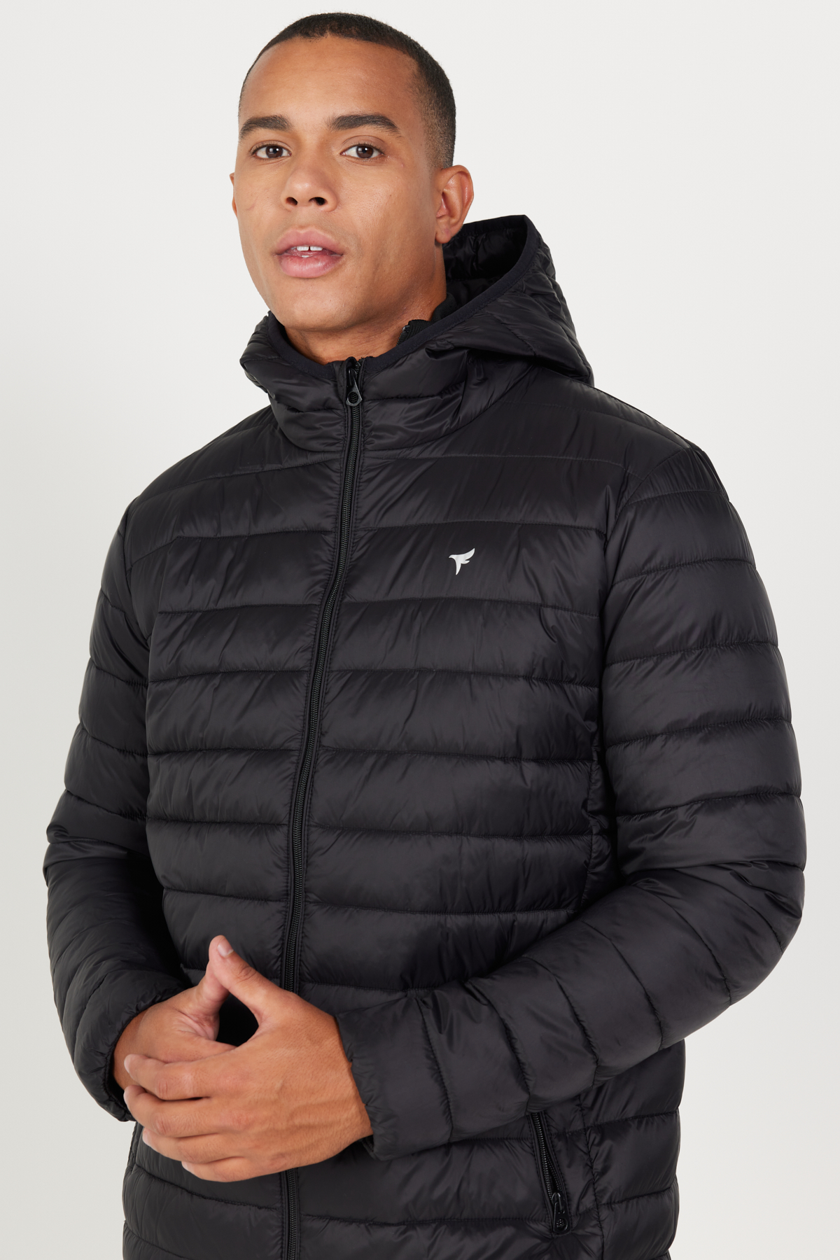 AC&Co / Altınyıldız Classics Erkek Siyah Standart Fit Normal Kesim Kapüşonlu Şişme Mont görsel 3
