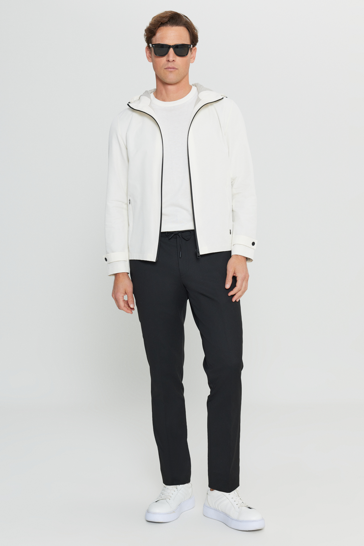 Altınyıldız Classics Erkek Ekru Softshell Rüzgar Geçirmez Standart Fit Normal Kesim Kapüşonlu Cepli Mont görsel 2