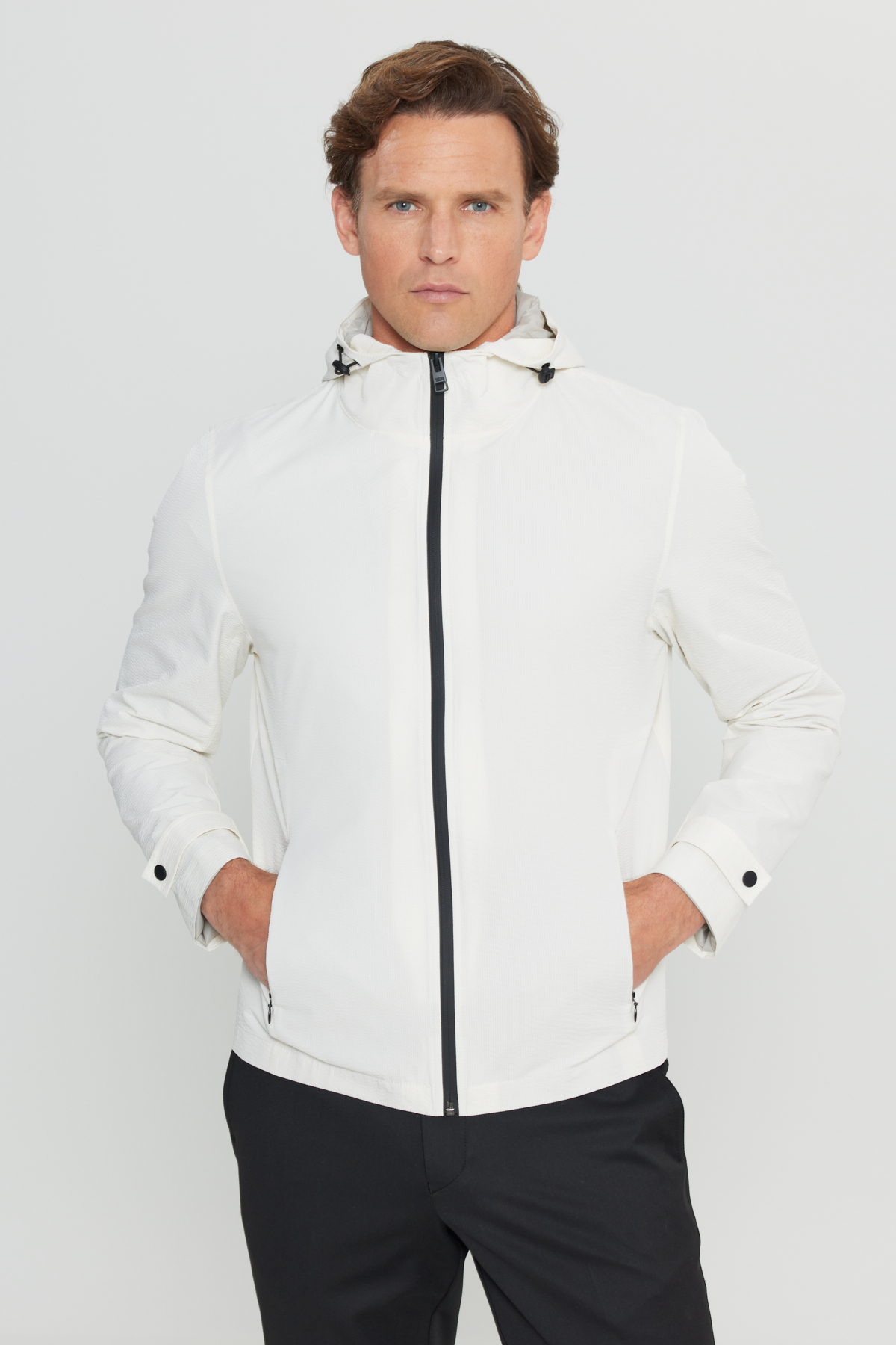 Altınyıldız Classics Erkek Ekru Softshell Rüzgar Geçirmez Standart Fit Normal Kesim Kapüşonlu Cepli Mont görsel 3
