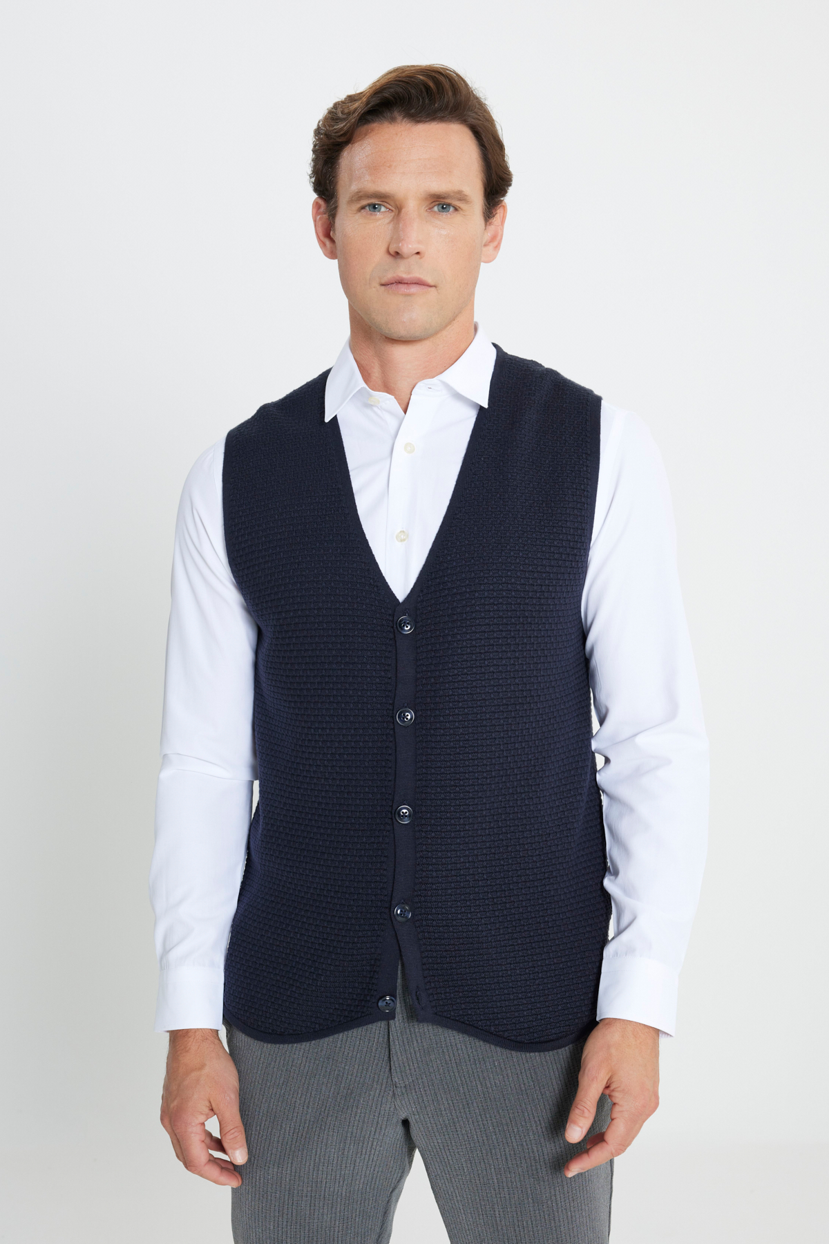 Altınyıldız Classics Erkek Lacivert Pamuklu Standart Fit Normal Kesim V Yaka Jakarlı Triko Yelek görsel 3
