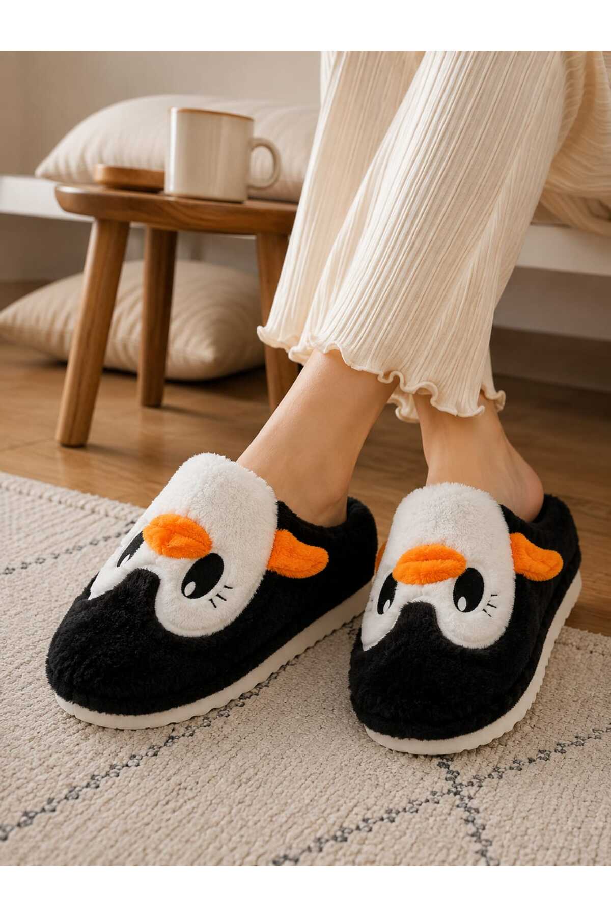 Slipcat Kadın Pelüş Penguen Figürlü Ev Terliği Sıcak Tutan Kışlık Panduf Terlik görsel 3
