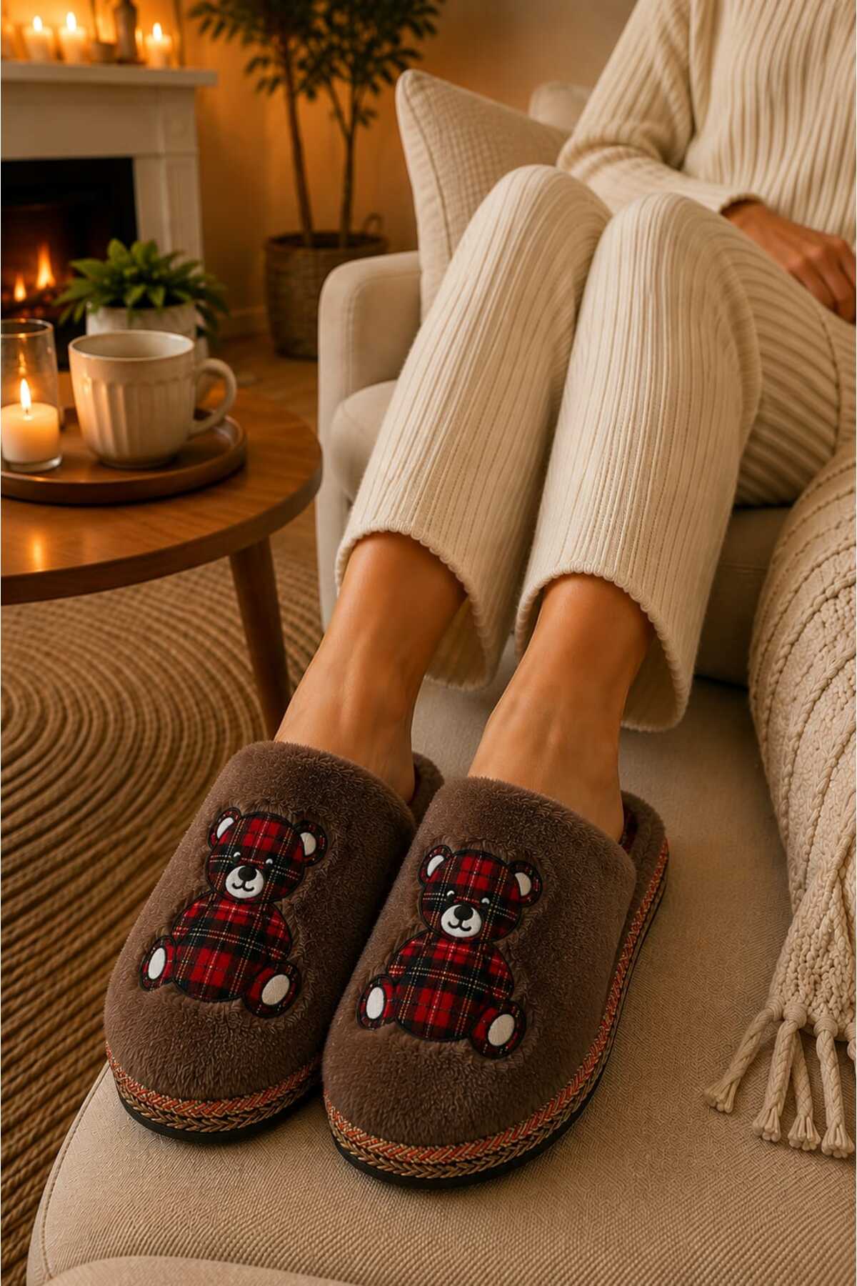 Slipcat Unisex, Ekose Desenli, Ayı Figürlü, Yumuşak, Pelüş Kışlık Ev Terliği görsel 2