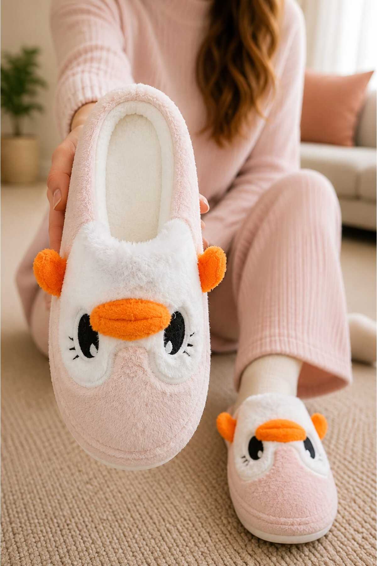 Slipcat Kadın Pelüş Penguen Figürlü Ev Terliği Sıcak Tutan Kışlık Panduf Terlik görsel 2
