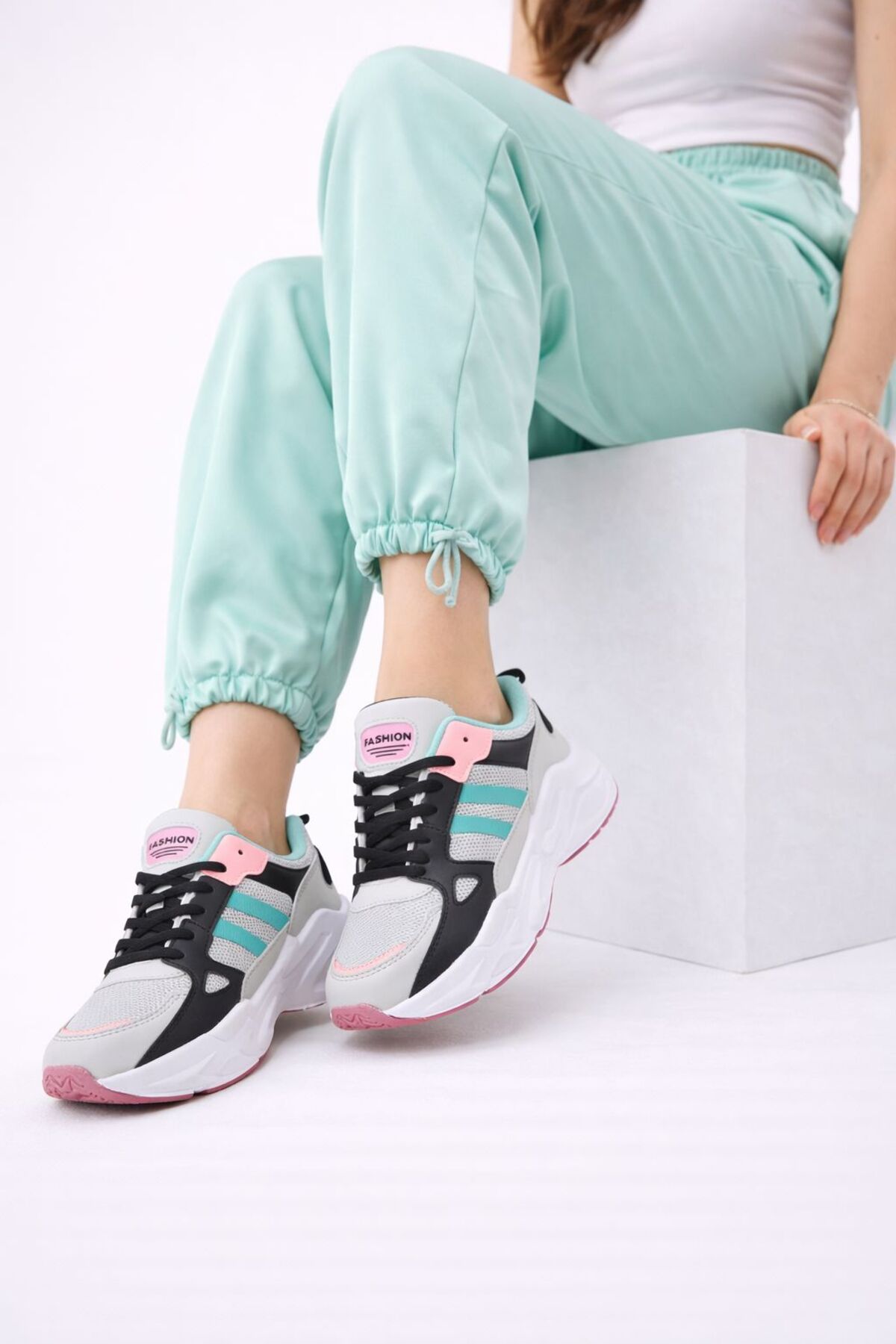 Slipcat Unısex Kalın Tabanlı Bağcıklı Rahat Sneaker Spor Ayakkabı –Nefes Alabilen Yapı, Trend Model görsel 2