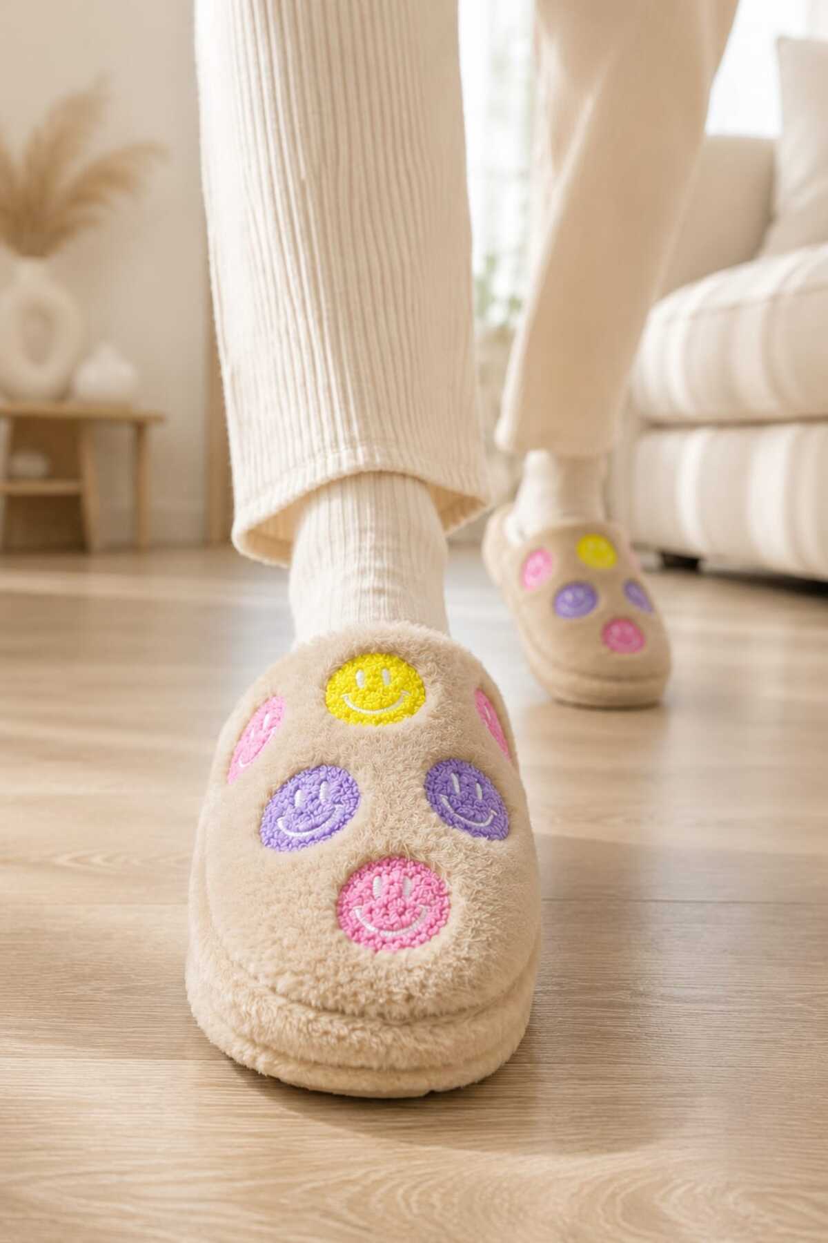 Slipcat Kadın, Renkli, Smiley Desenli, Kaymaz Taban, Yumuşak, Pelüş Ev Terliği görsel 2