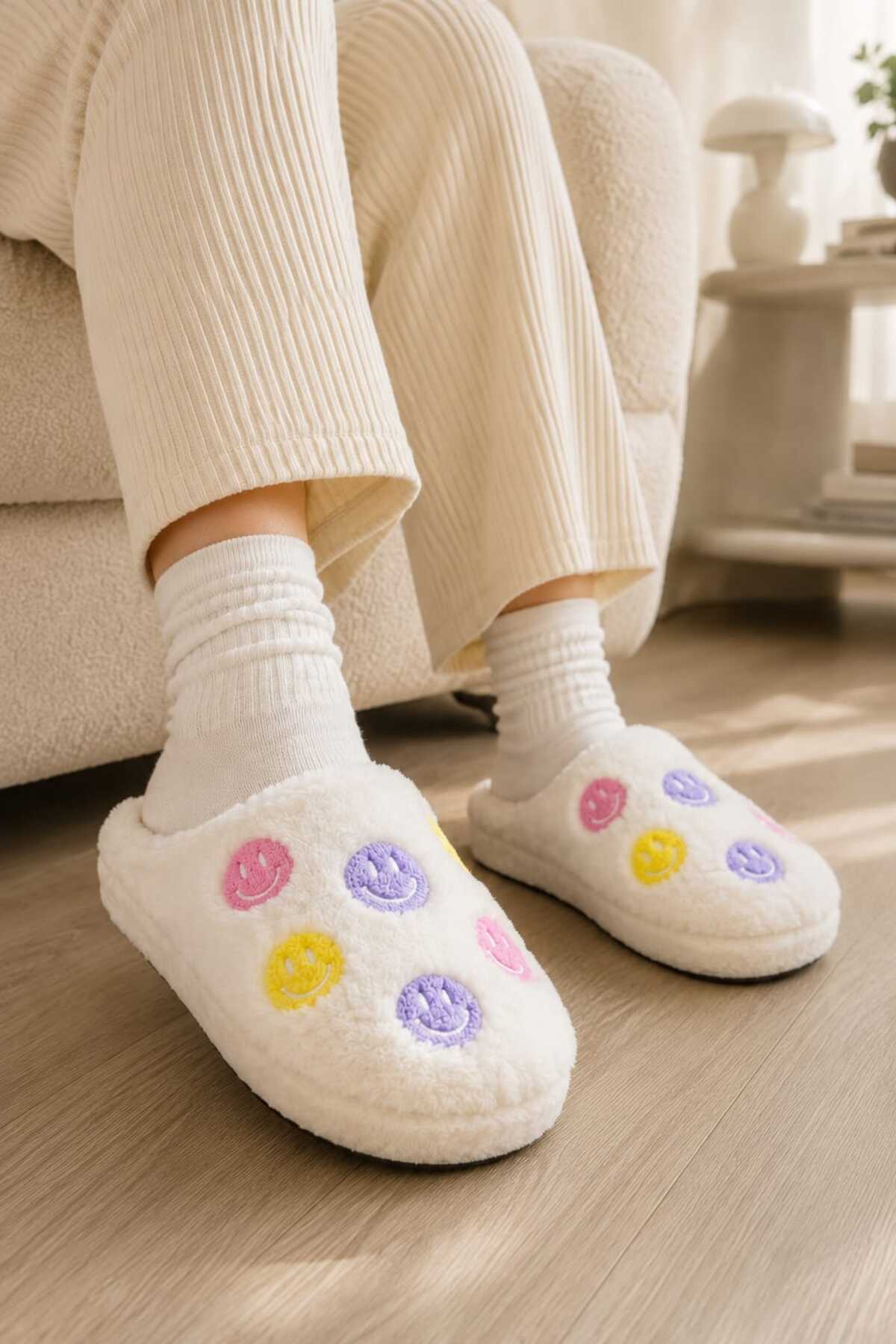 Slipcat Kadın, Renkli, Smiley Desenli, Kaymaz Taban, Yumuşak, Pelüş Ev Terliği görsel 3