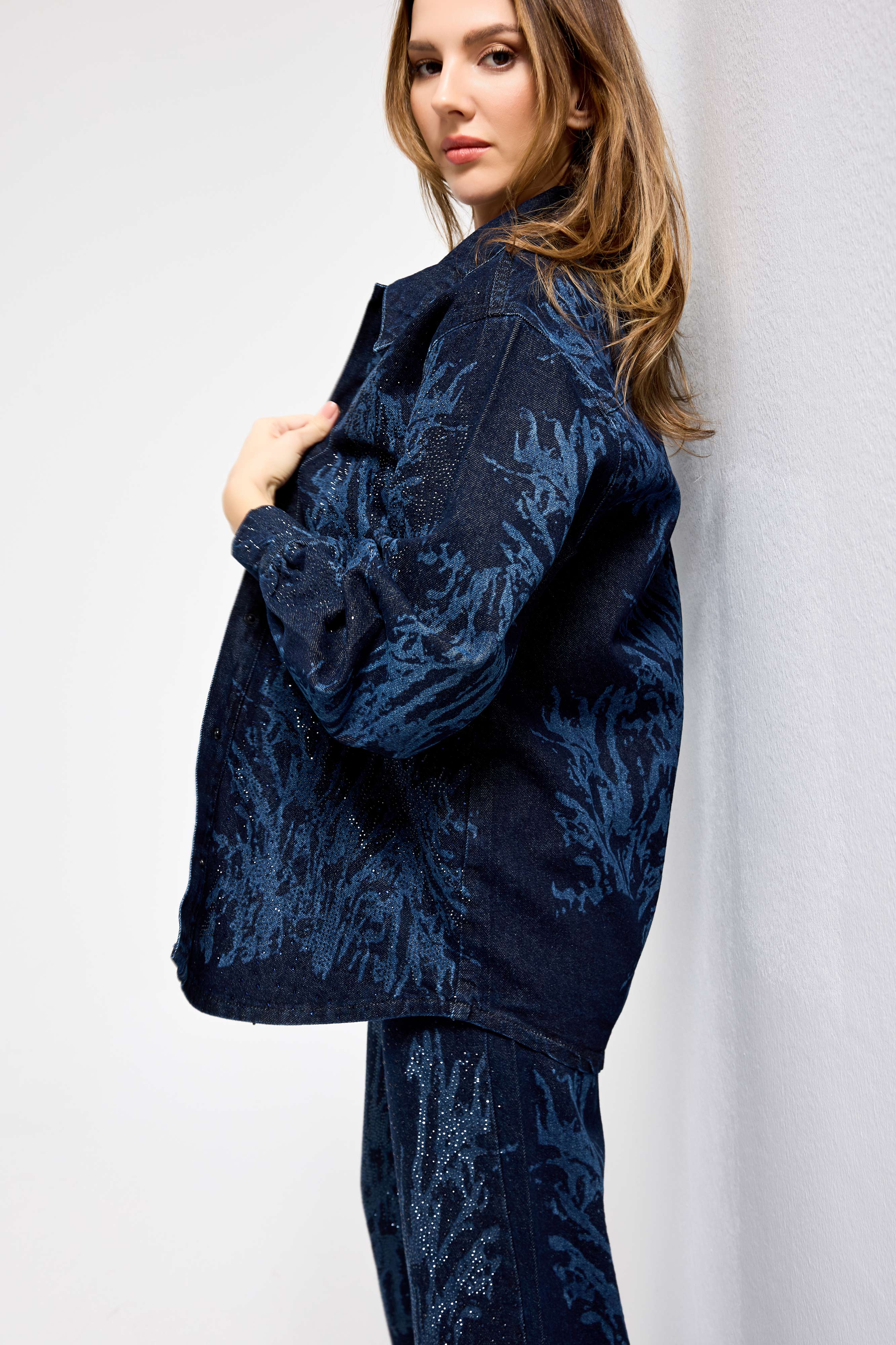 It's Basic Kadın Koyu Jean Rengi 9s6-5 Oversize Parlak Taş Desen Detaylı Özel Tasarım Denim Ceket