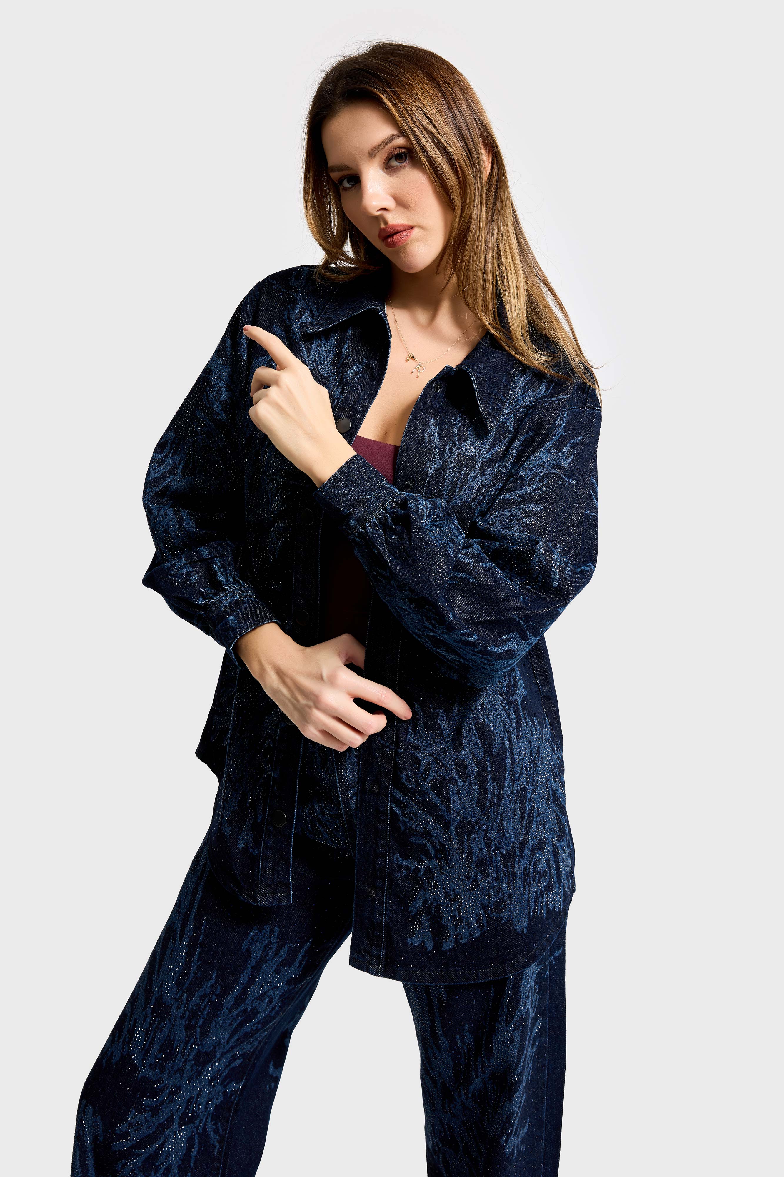 It's Basic Kadın Koyu Jean Rengi 9s6-5 Oversize Parlak Taş Desen Detaylı Özel Tasarım Denim Ceket görsel 4